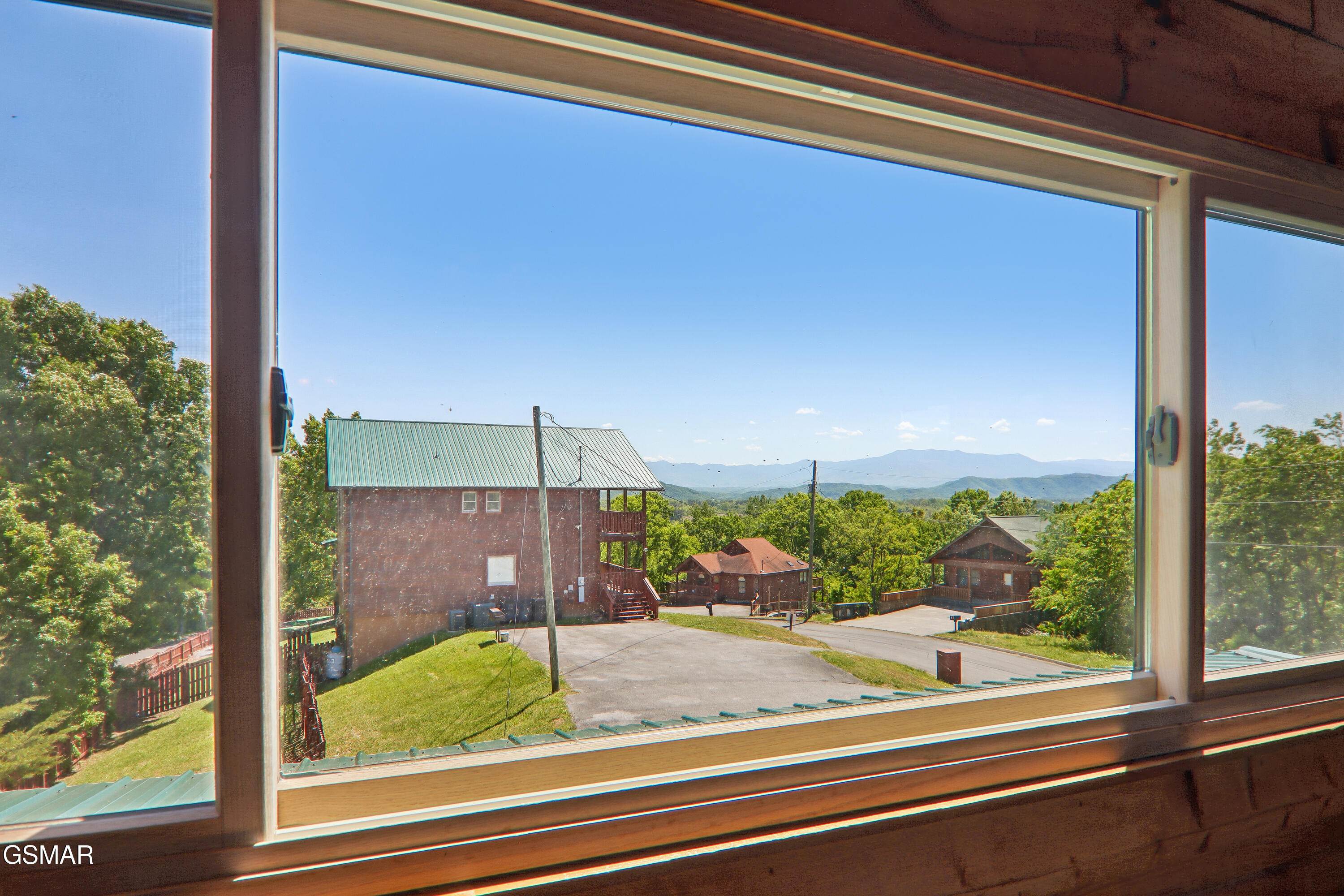 2043 Oakmont Drive Sevierville TN 37876