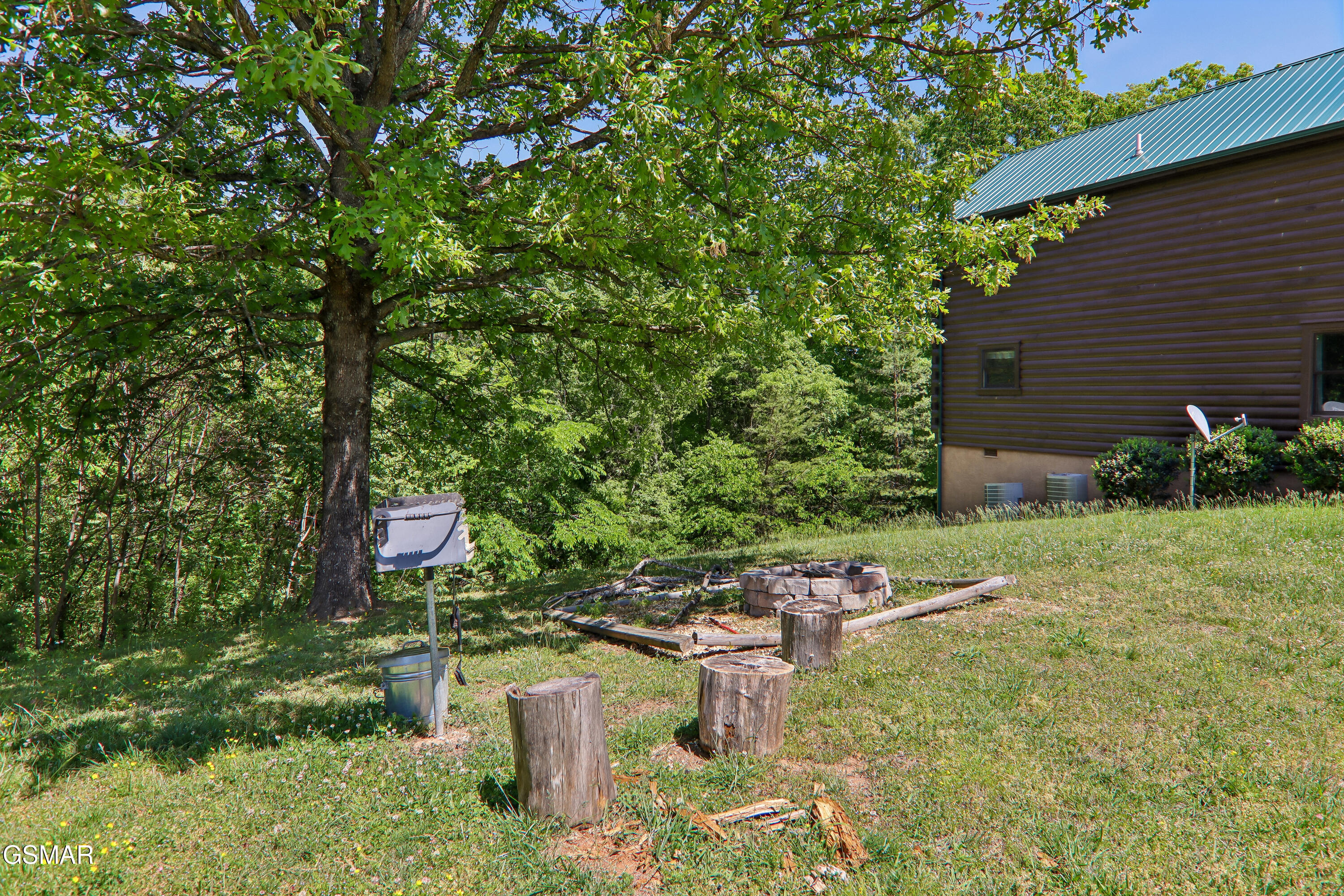 2043 Oakmont Drive Sevierville TN 37876