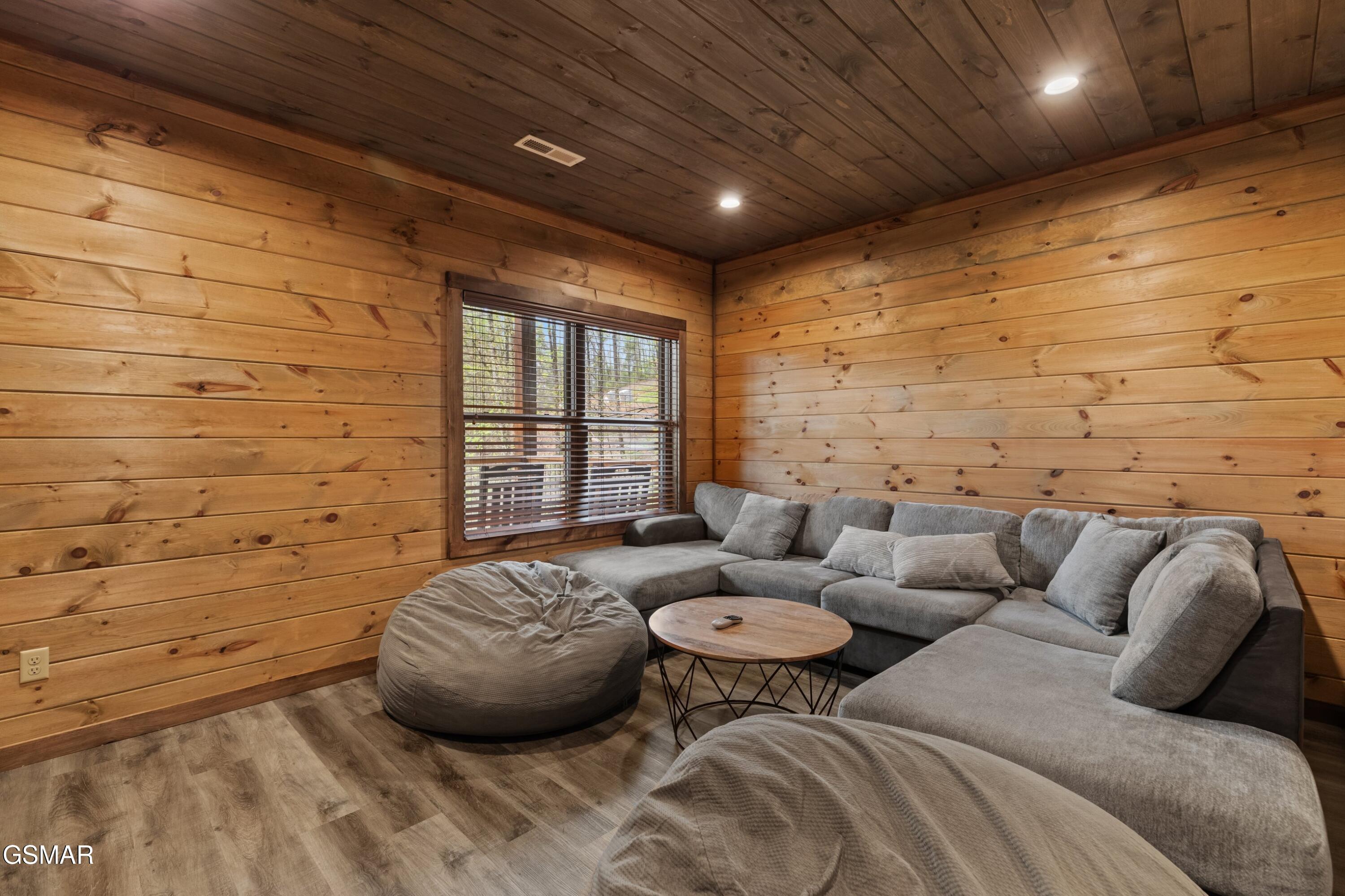 5276 Riversong Way Sevierville TN 37876