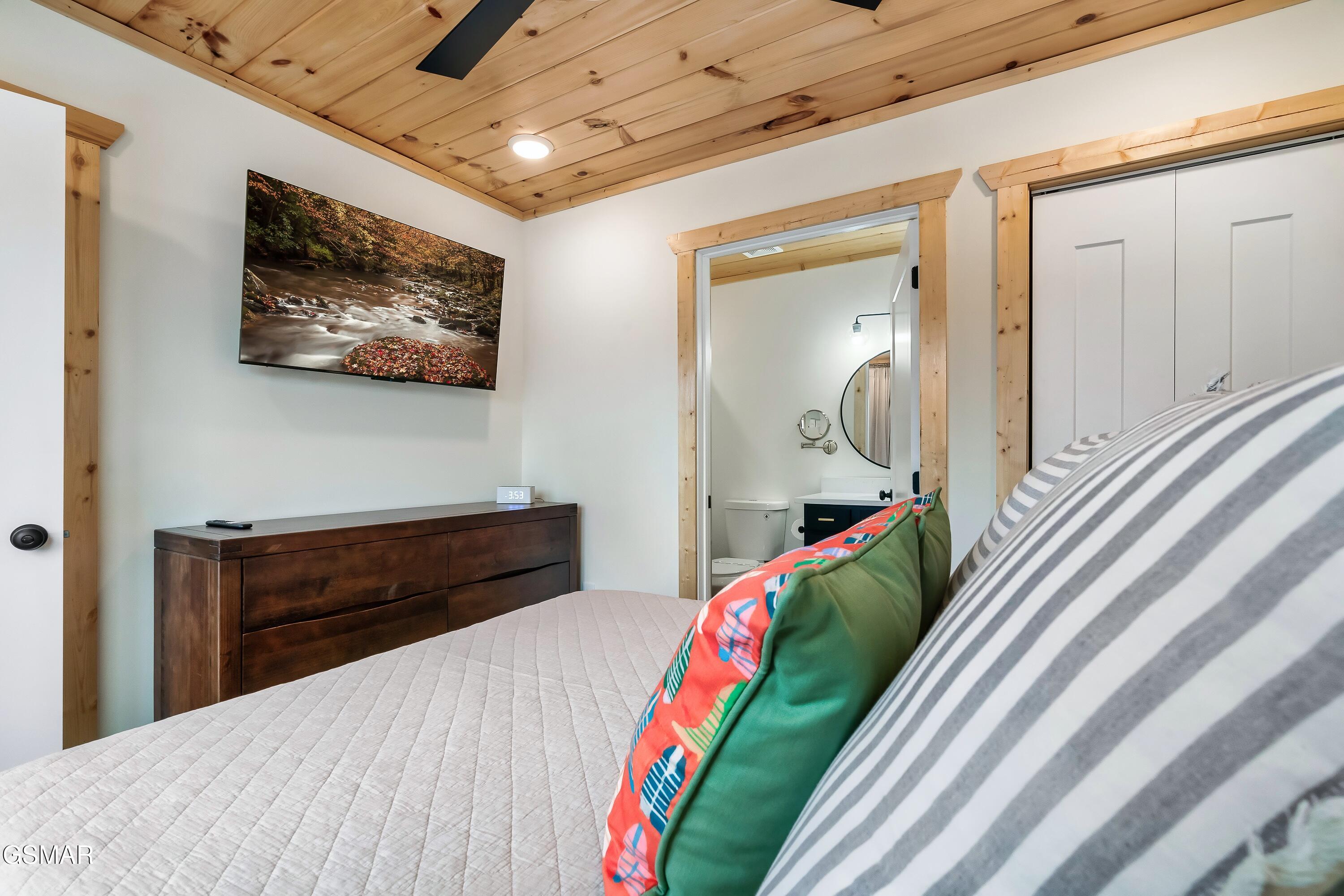 1279 Upper Middle Creek Road Sevierville TN 37876