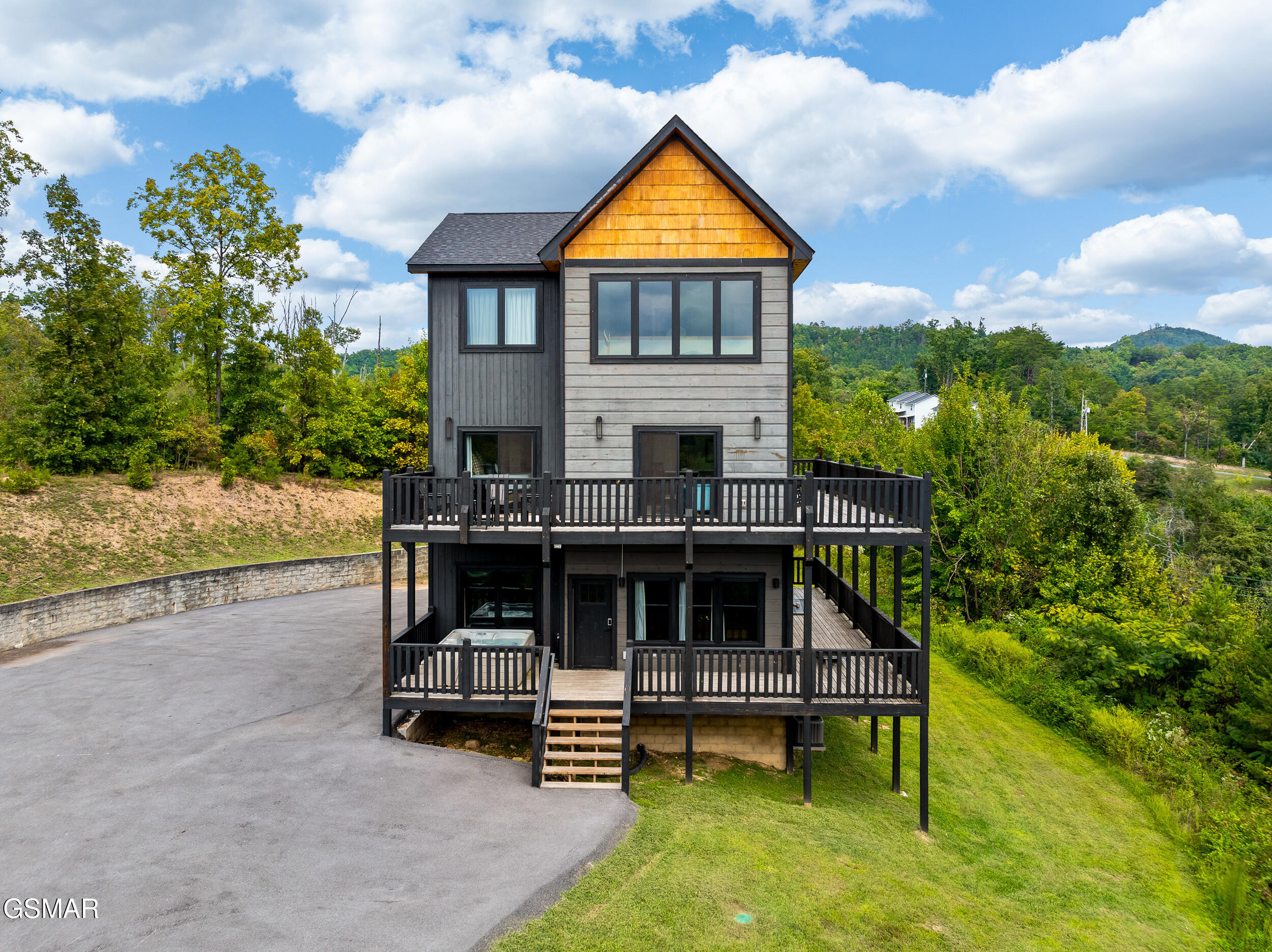 1279 Upper Middle Creek Road Sevierville TN 37876