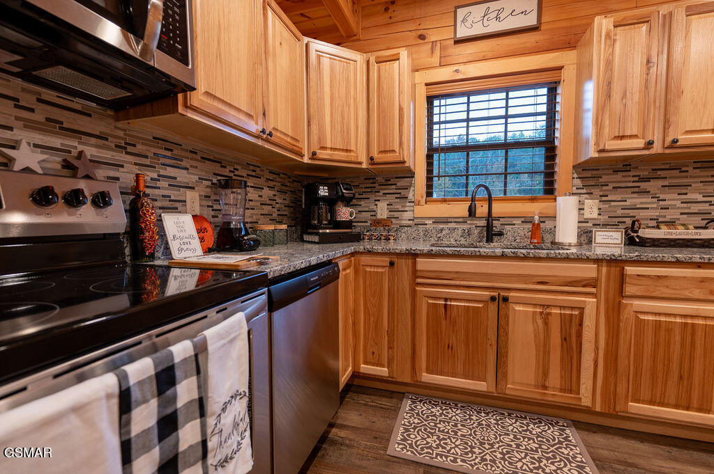 2594 Windfall Estates Drive Sevierville TN 37876