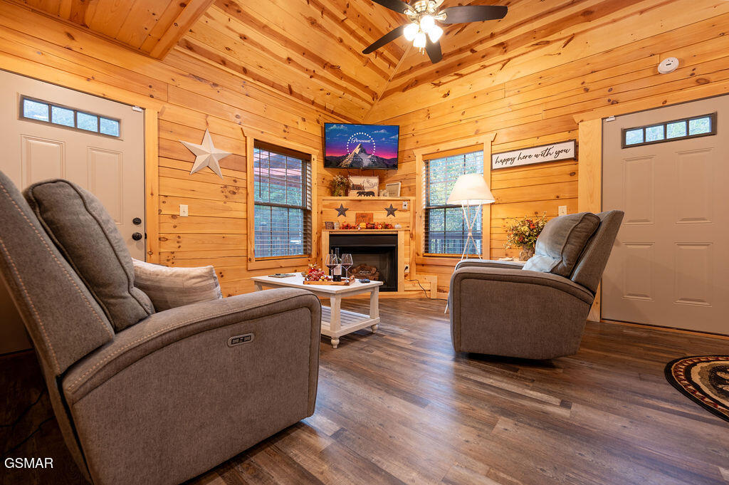 2594 Windfall Estates Drive Sevierville TN 37876