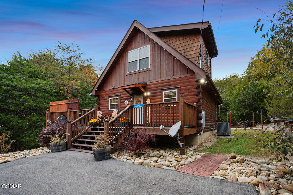 2594 Windfall Estates Drive Sevierville TN 37876