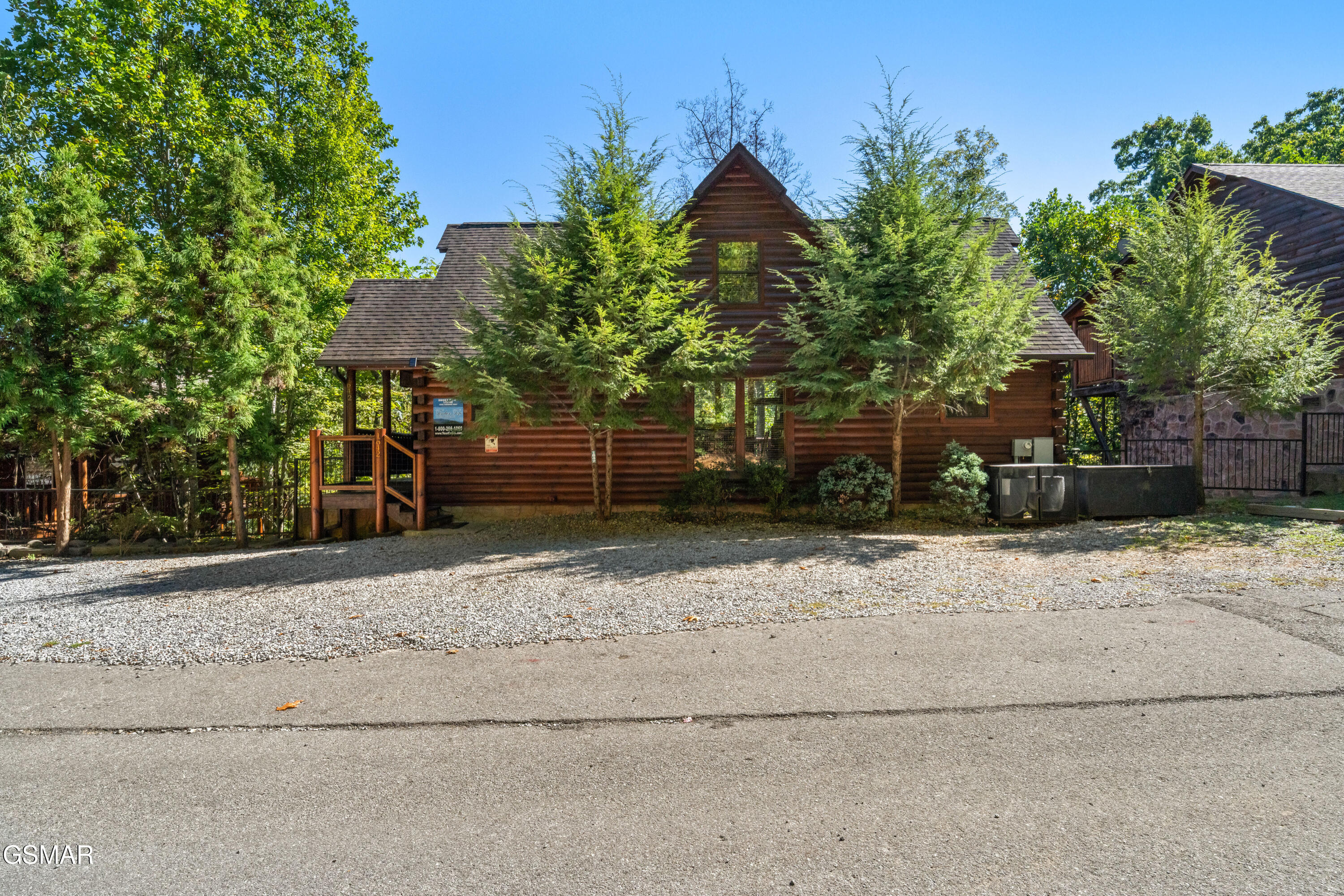 1642 Kissing Way Sevierville TN 37862