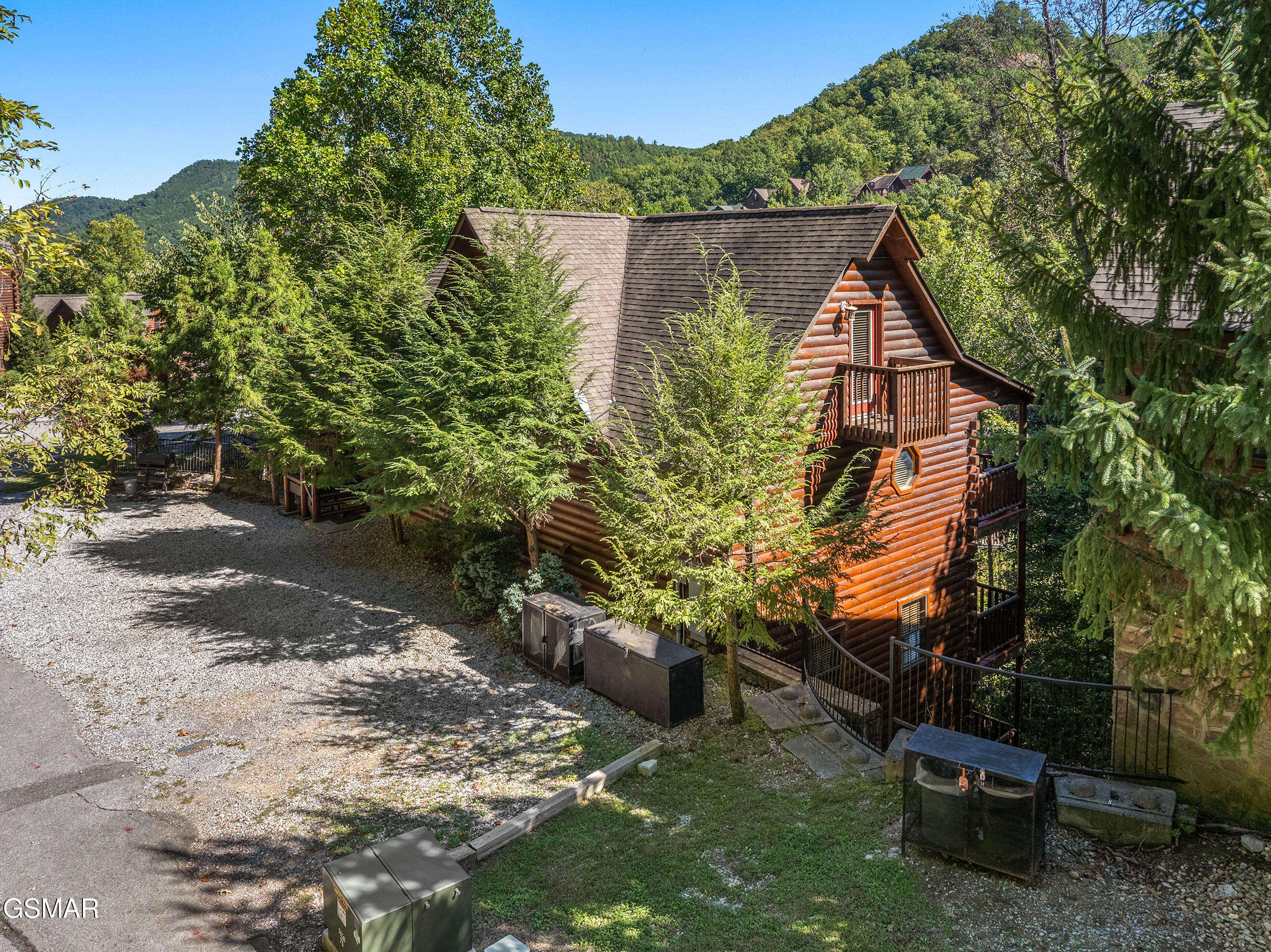 1642 Kissing Way Sevierville TN 37862