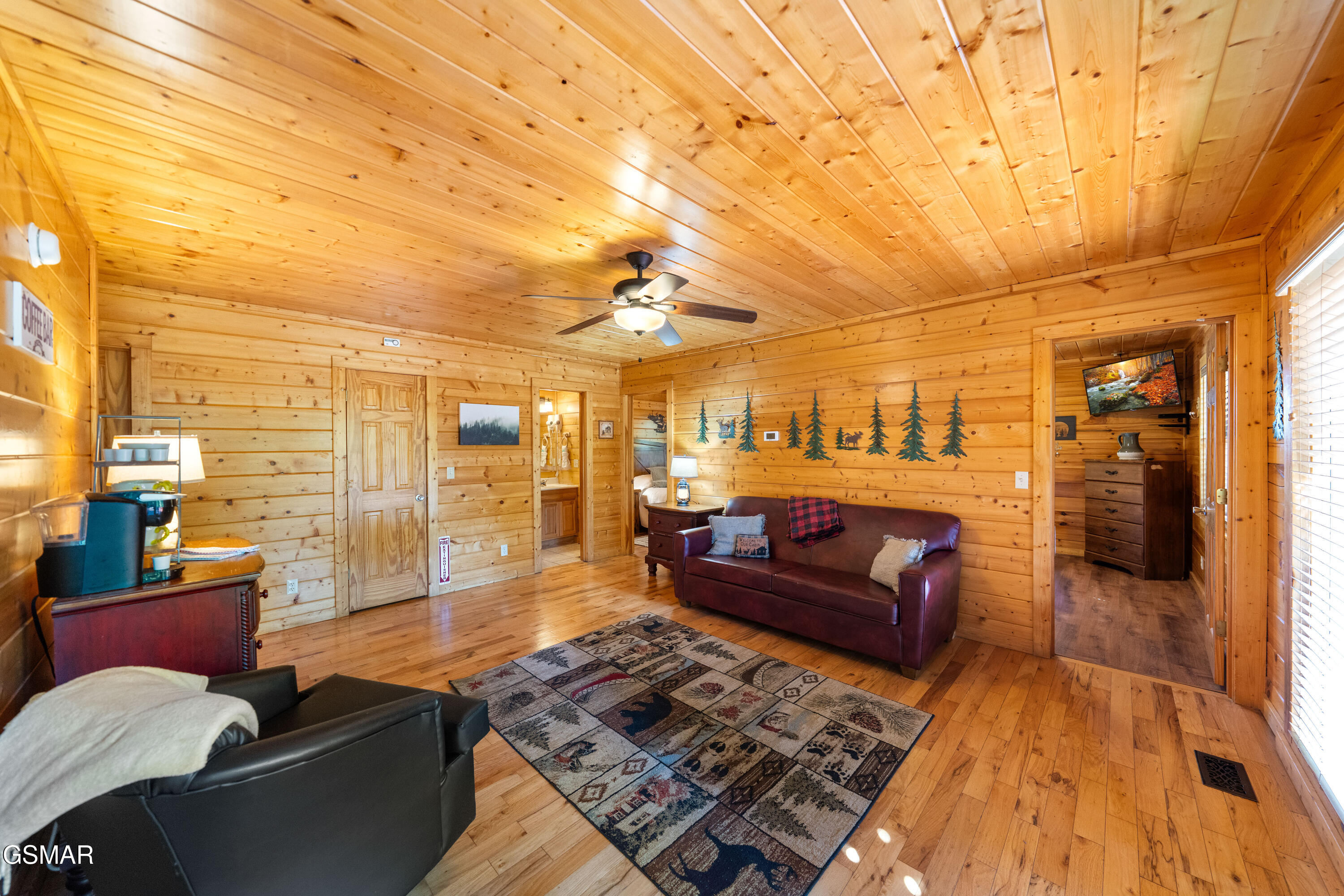 1642 Kissing Way Sevierville TN 37862