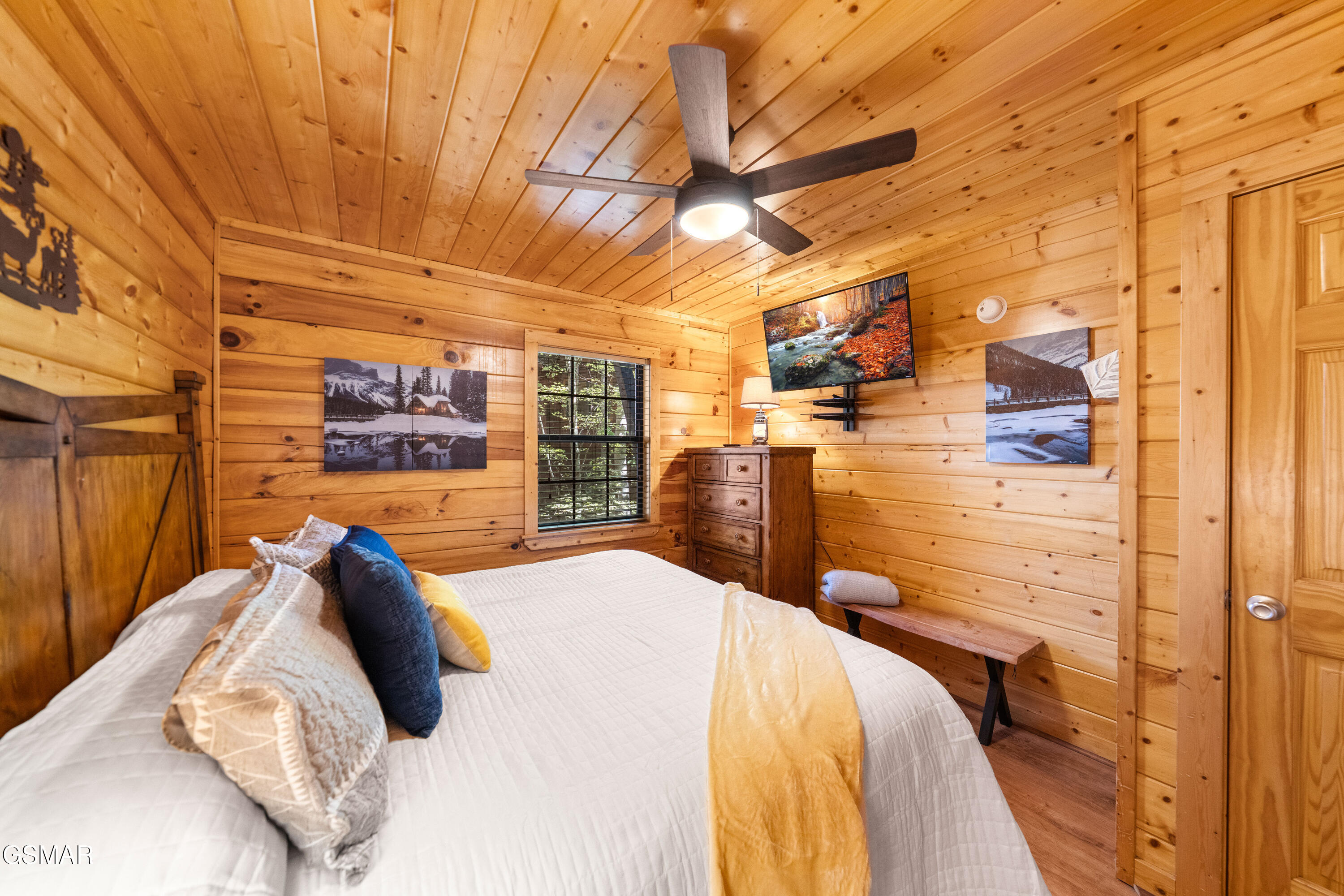 1642 Kissing Way Sevierville TN 37862
