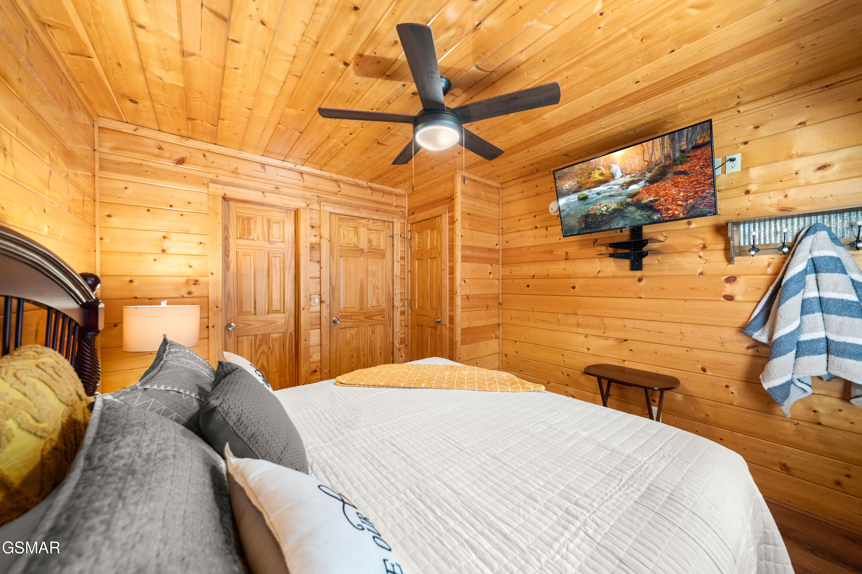 1642 Kissing Way Sevierville TN 37862