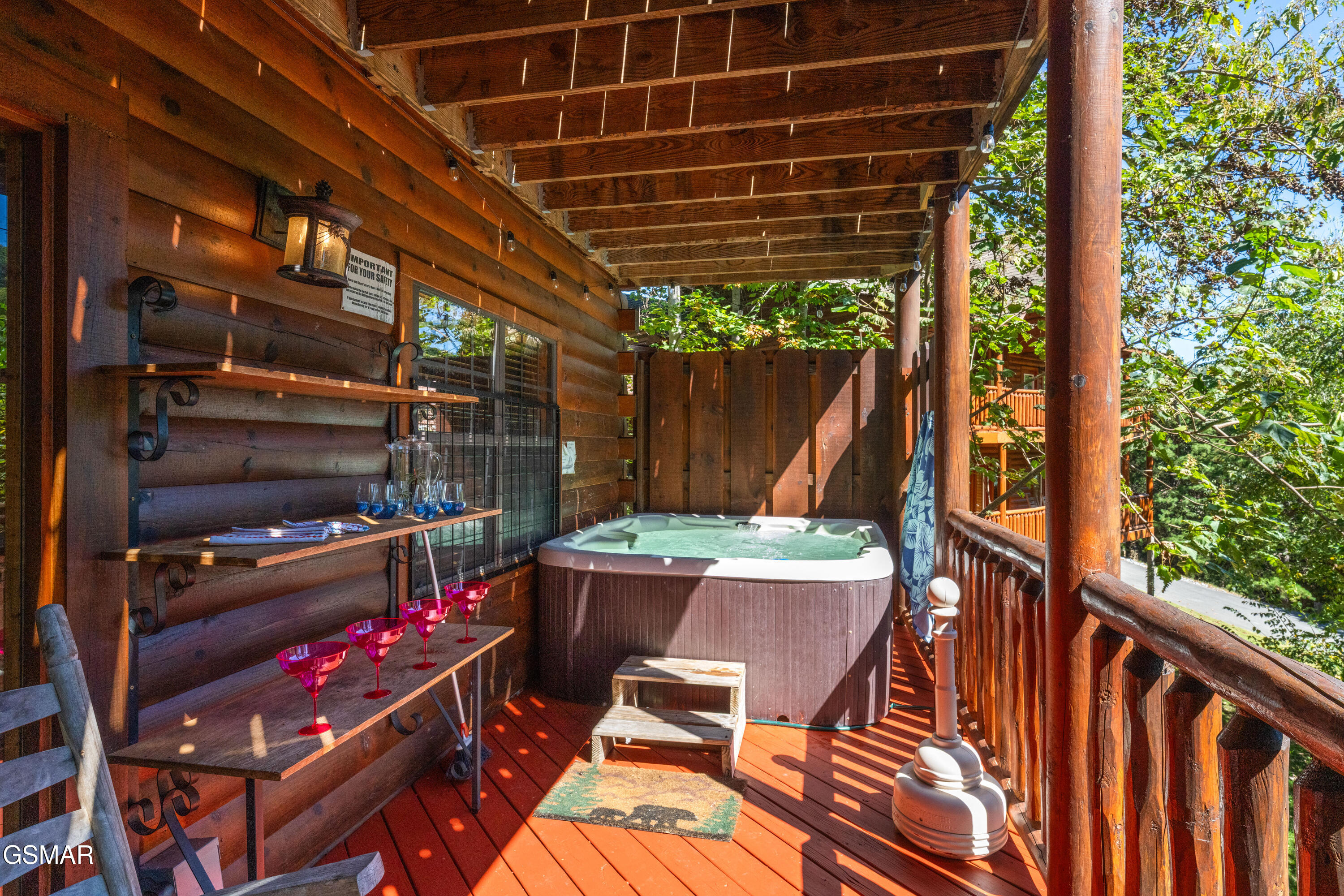1642 Kissing Way Sevierville TN 37862