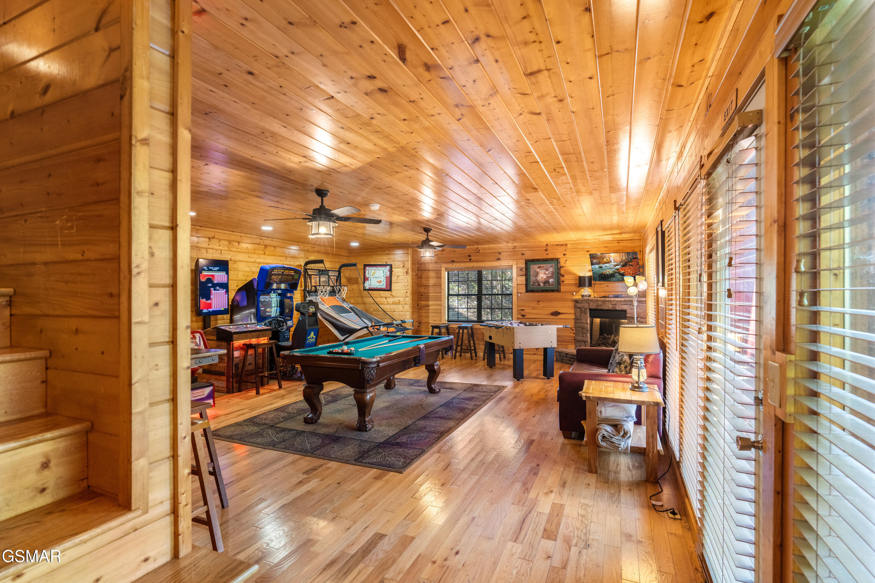 1642 Kissing Way Sevierville TN 37862