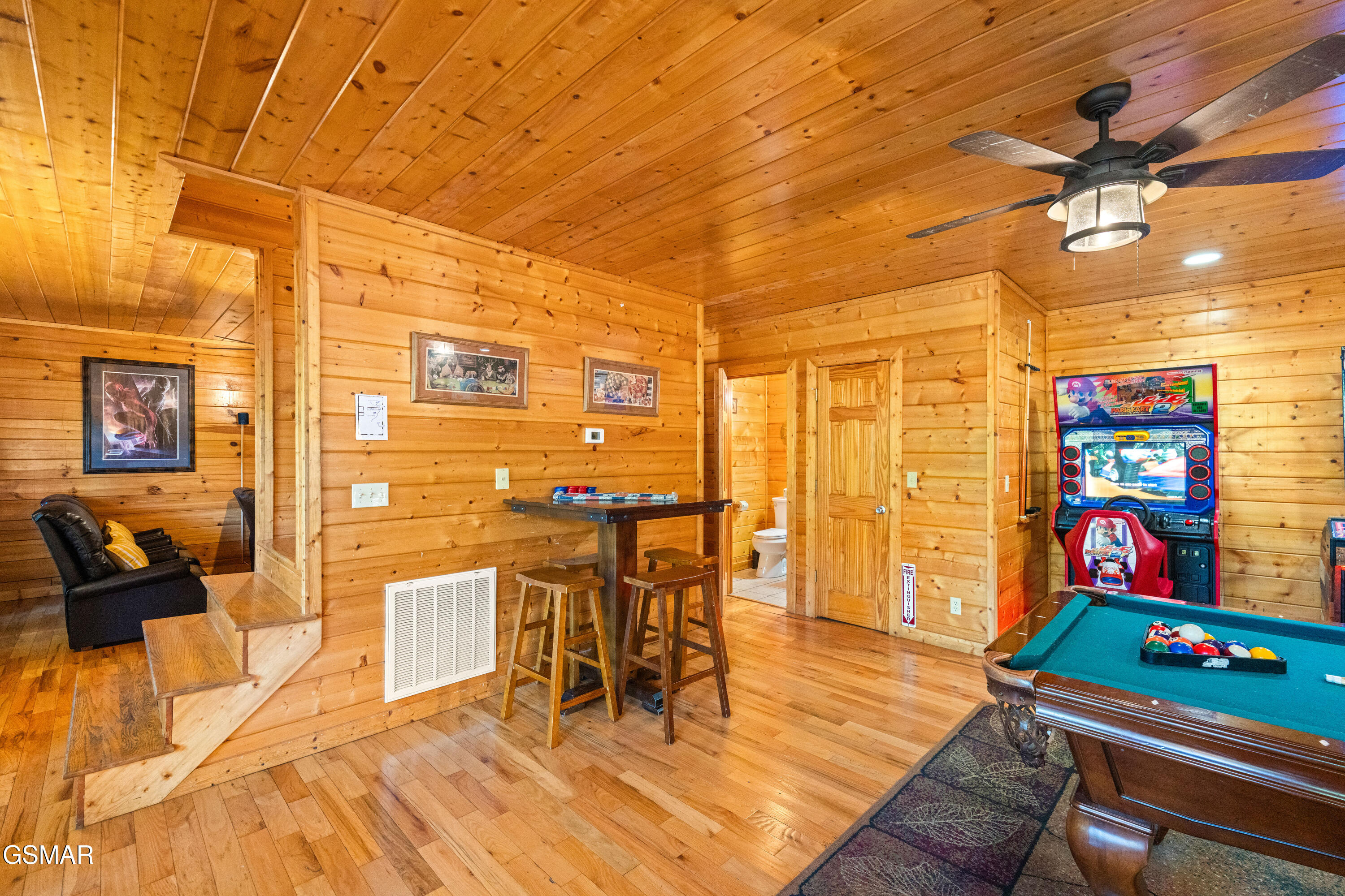 1642 Kissing Way Sevierville TN 37862