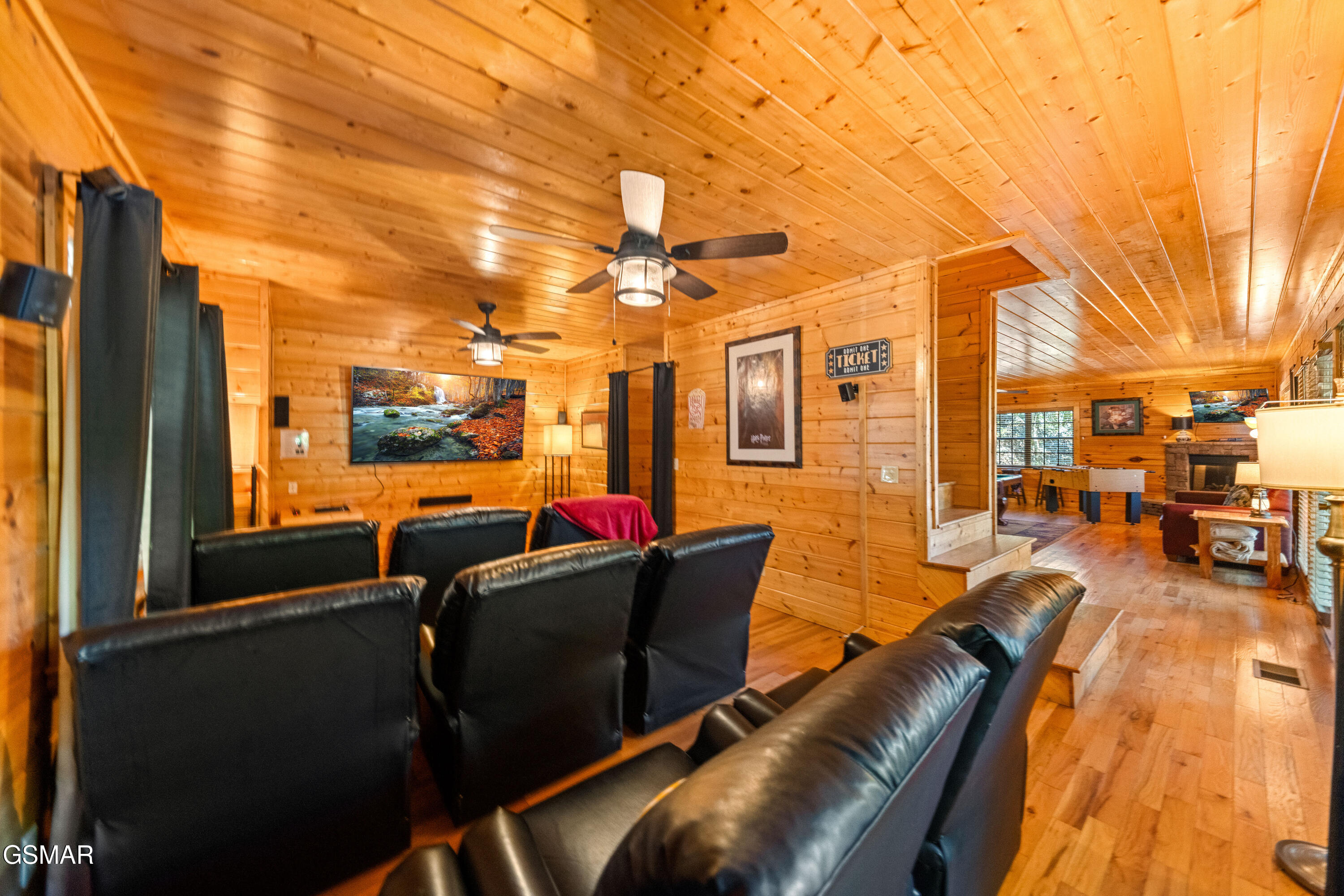 1642 Kissing Way Sevierville TN 37862