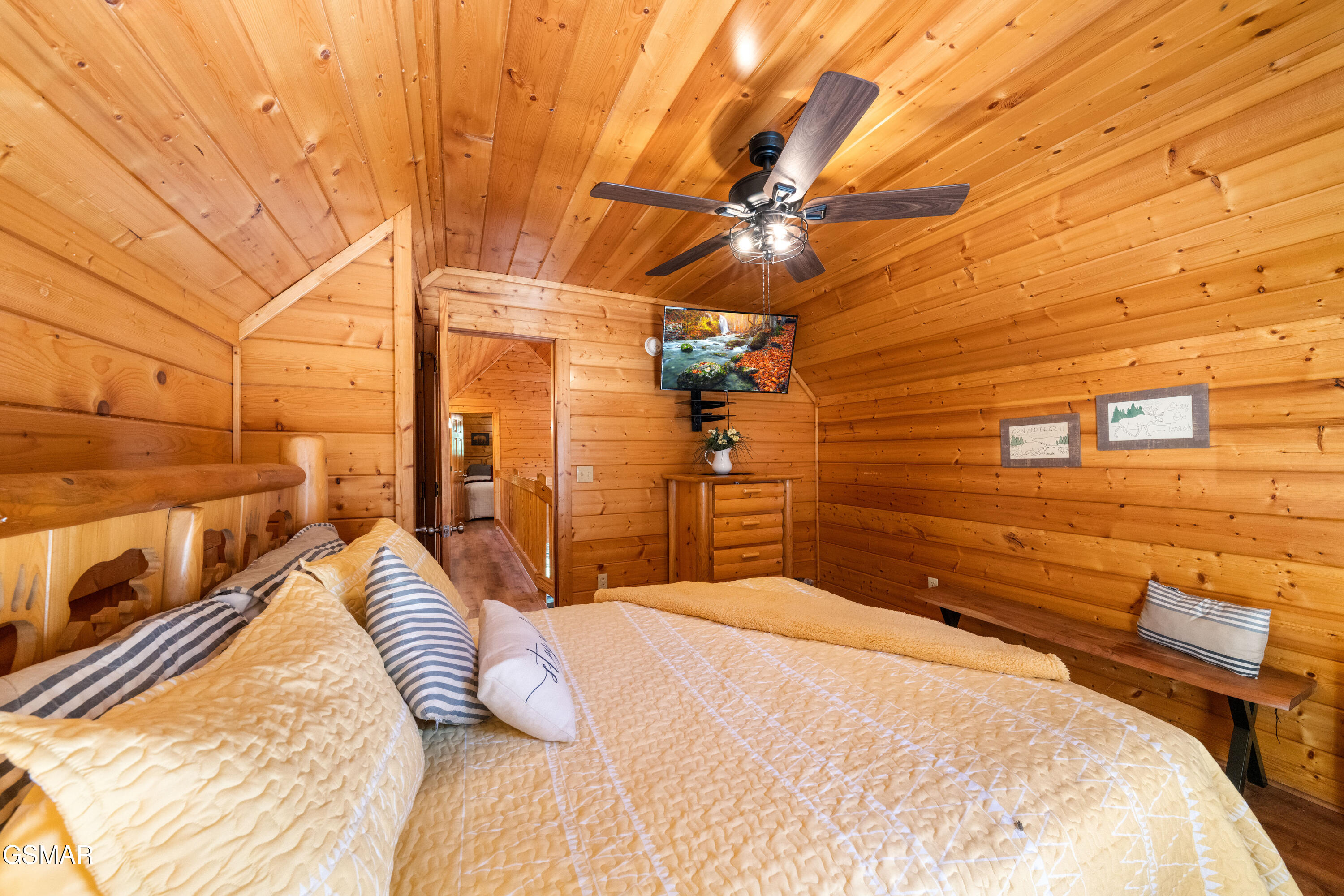 1642 Kissing Way Sevierville TN 37862