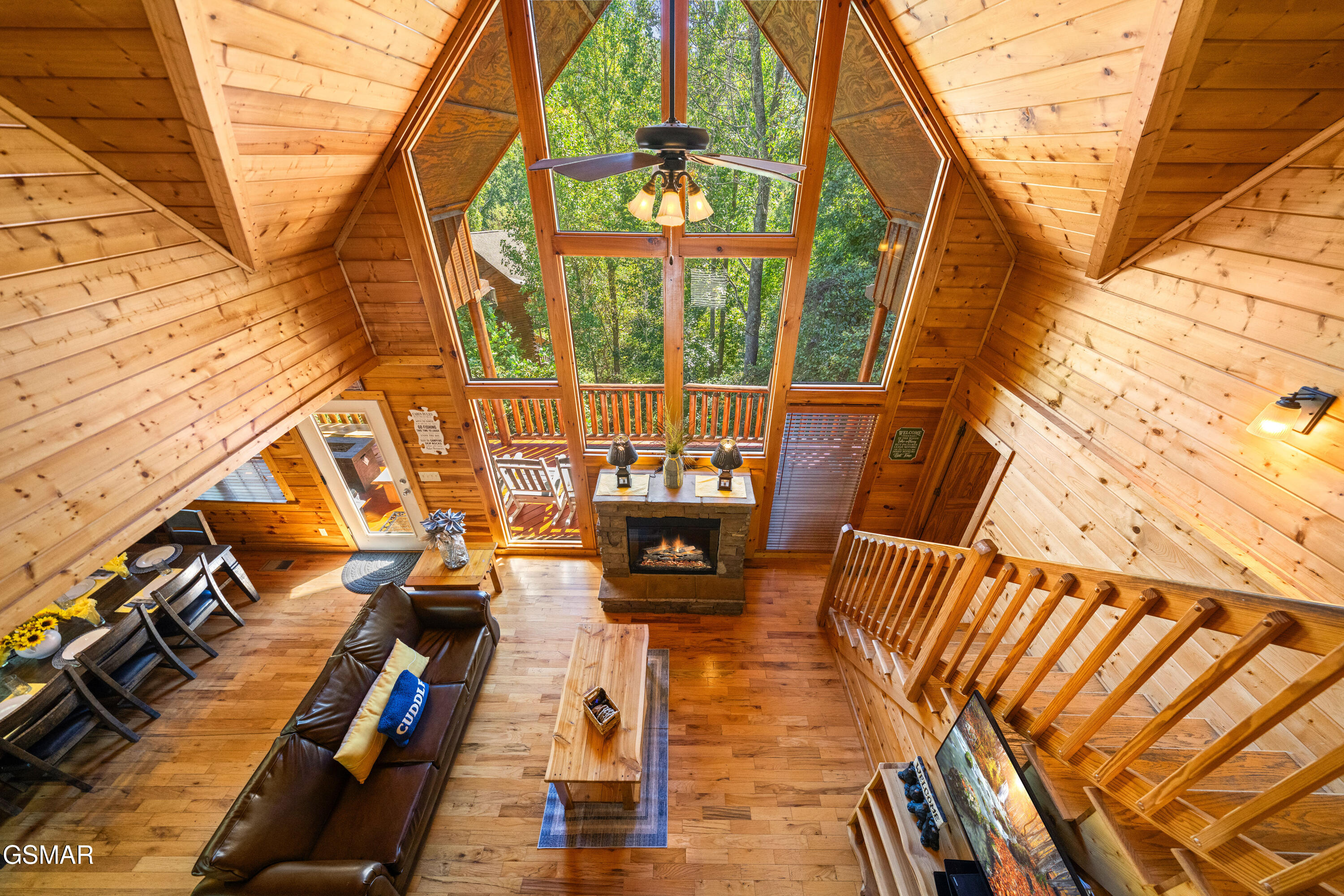 1642 Kissing Way Sevierville TN 37862