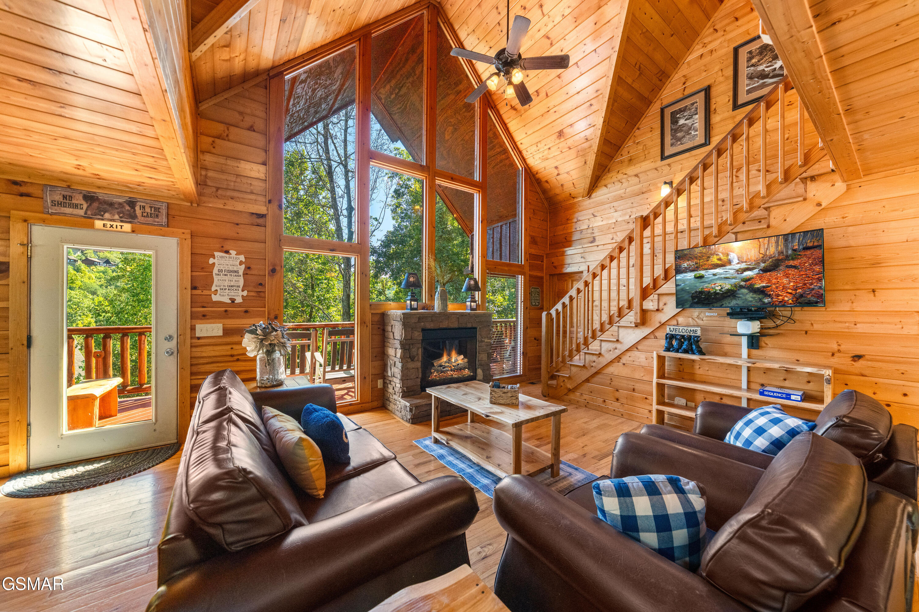 1642 Kissing Way Sevierville TN 37862