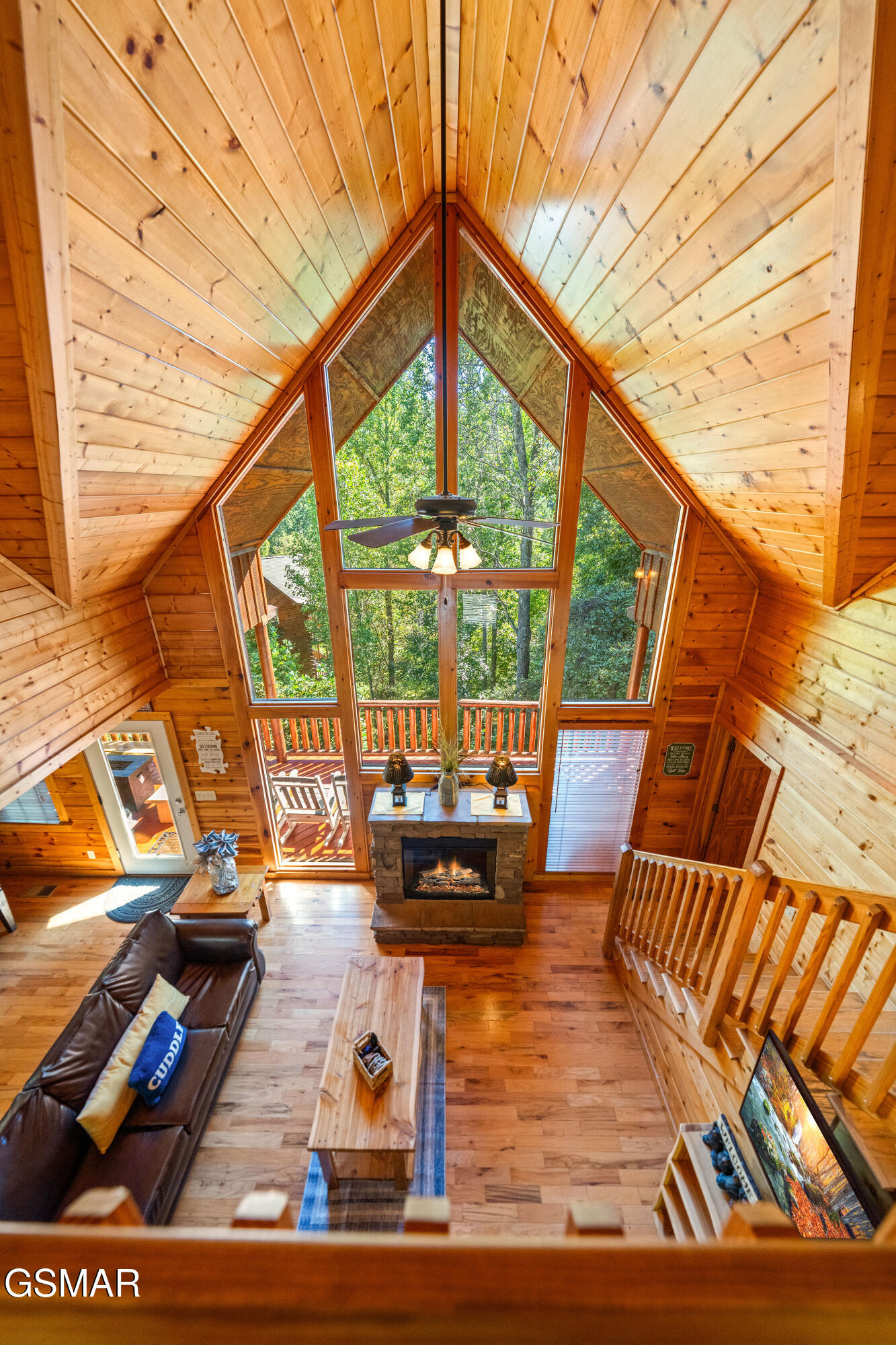 1642 Kissing Way Sevierville TN 37862