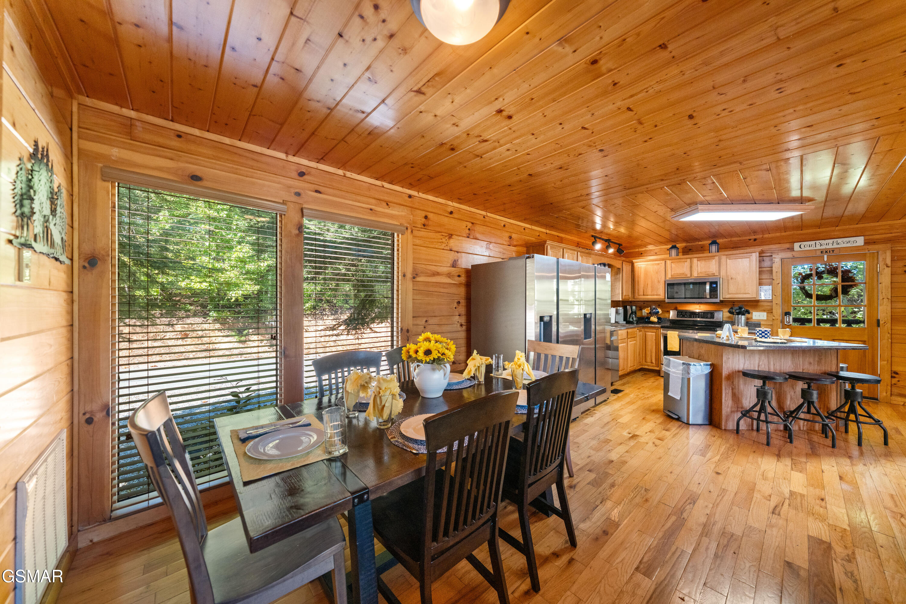 1642 Kissing Way Sevierville TN 37862