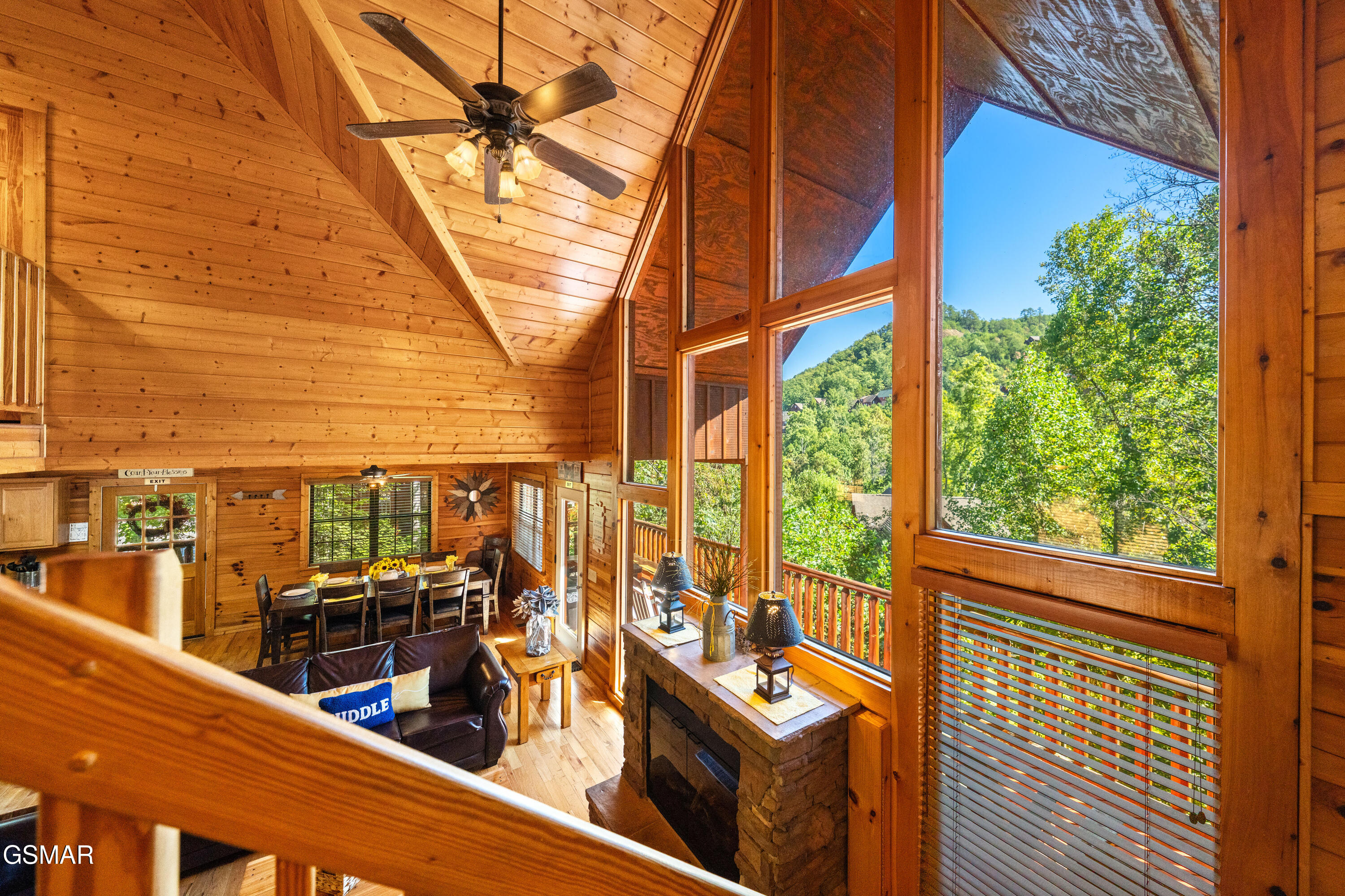 1642 Kissing Way Sevierville TN 37862