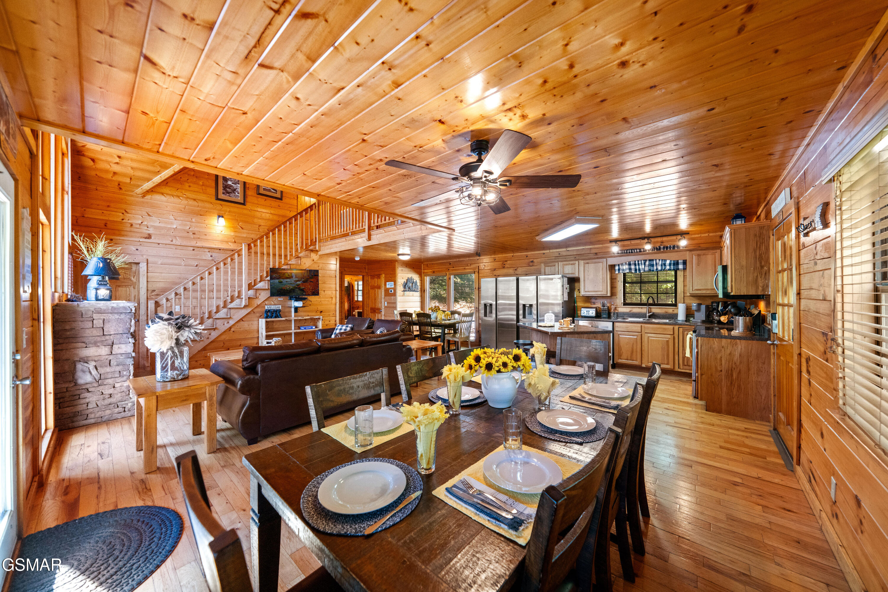 1642 Kissing Way Sevierville TN 37862