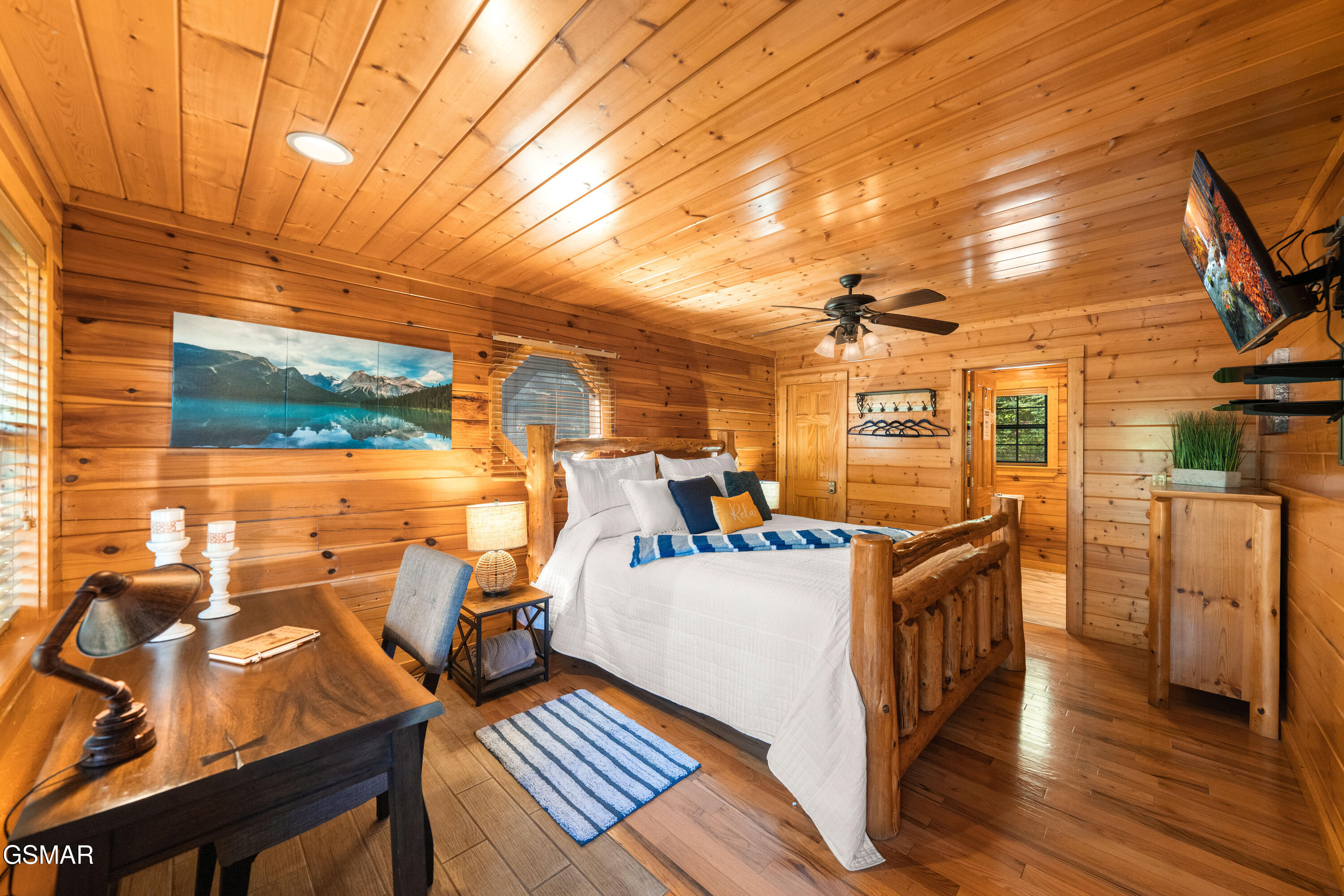 1642 Kissing Way Sevierville TN 37862