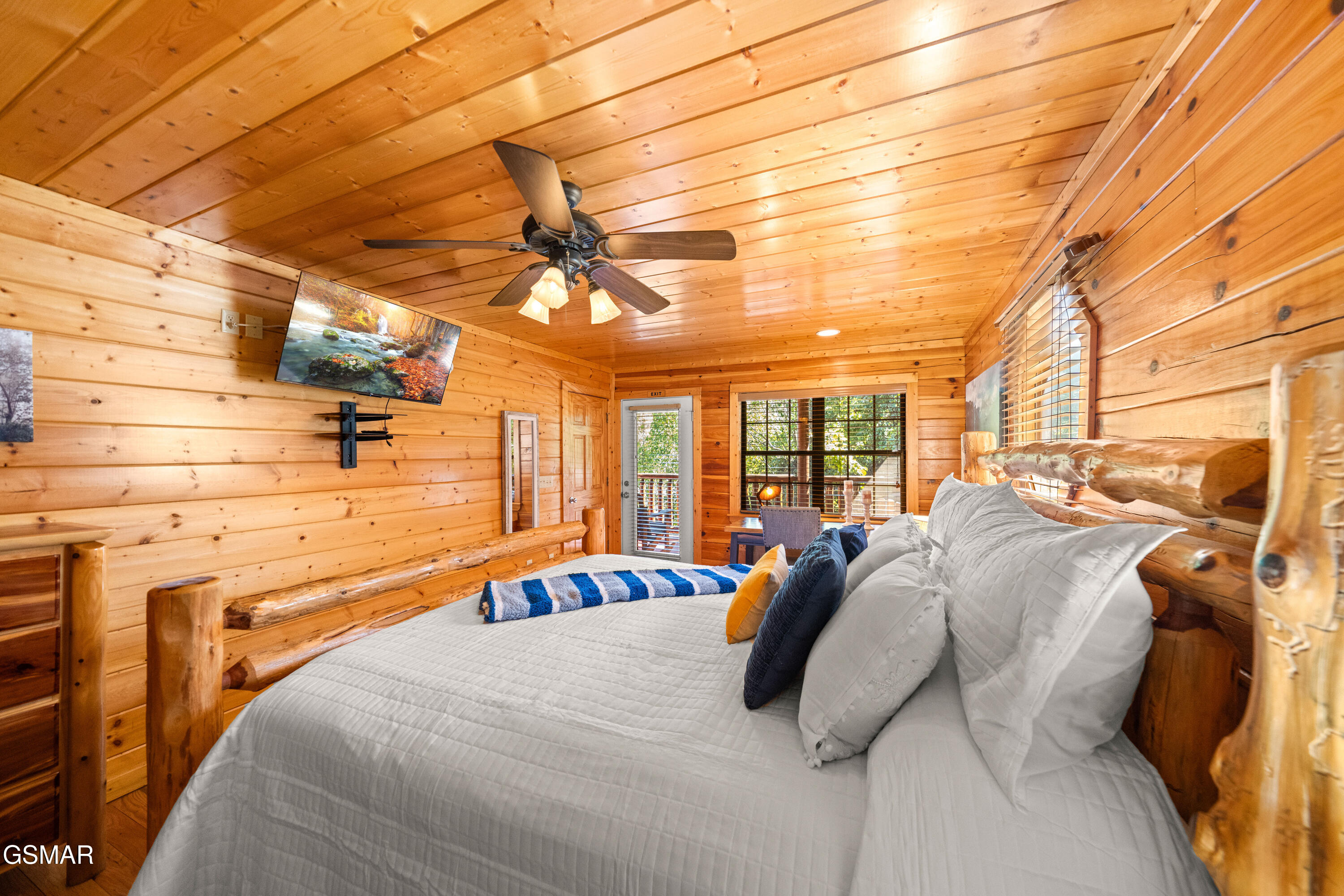 1642 Kissing Way Sevierville TN 37862