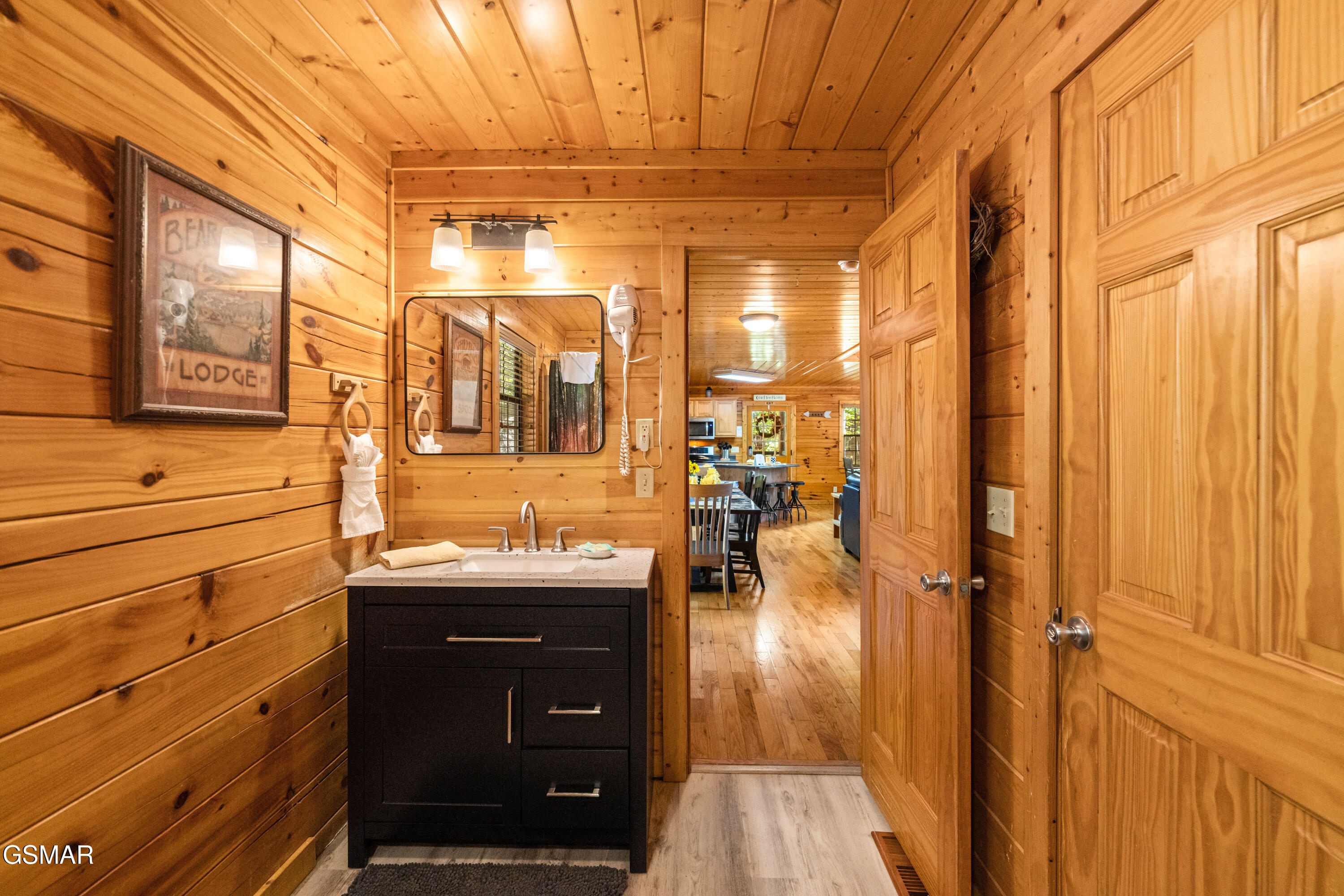 1642 Kissing Way Sevierville TN 37862
