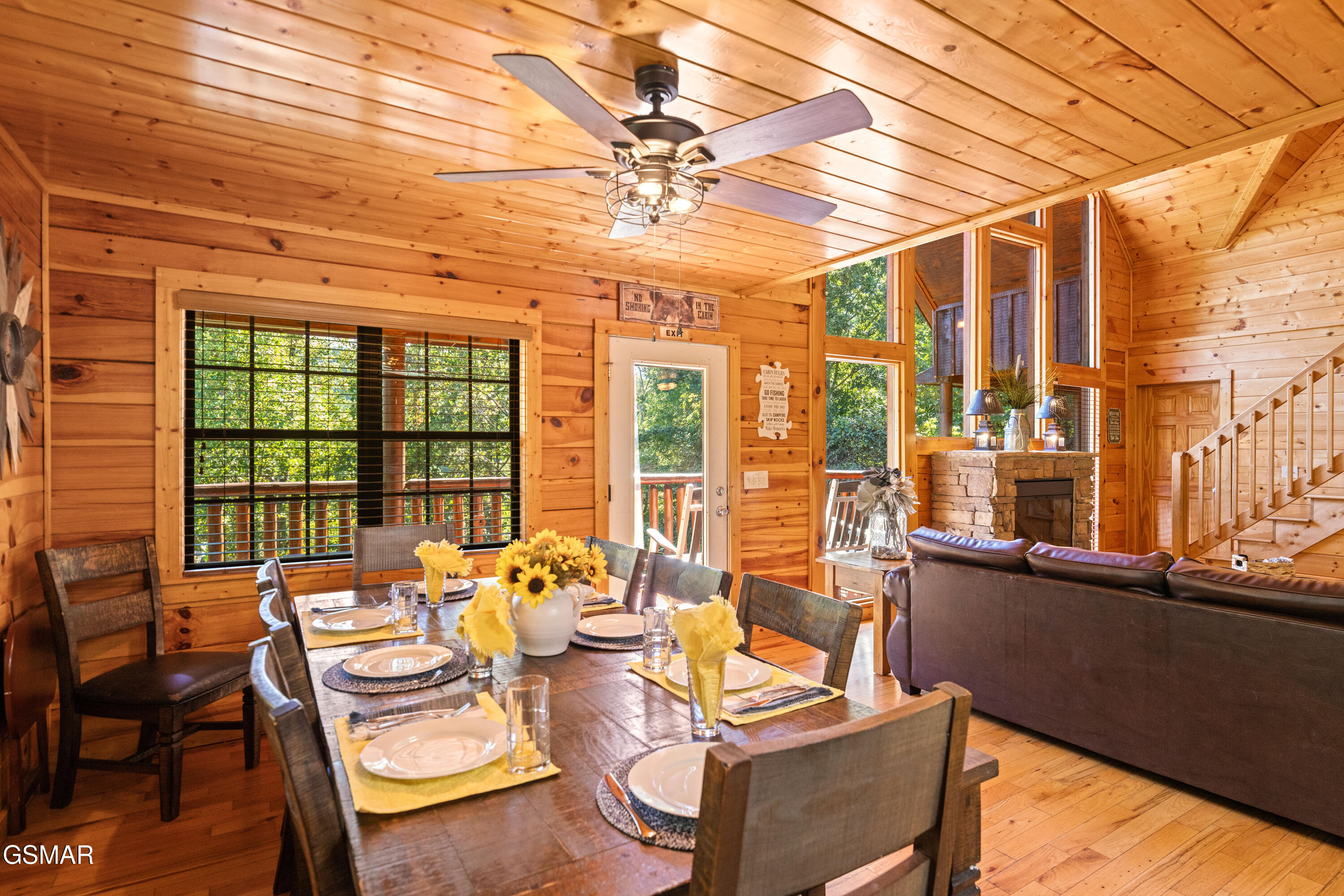 1642 Kissing Way Sevierville TN 37862