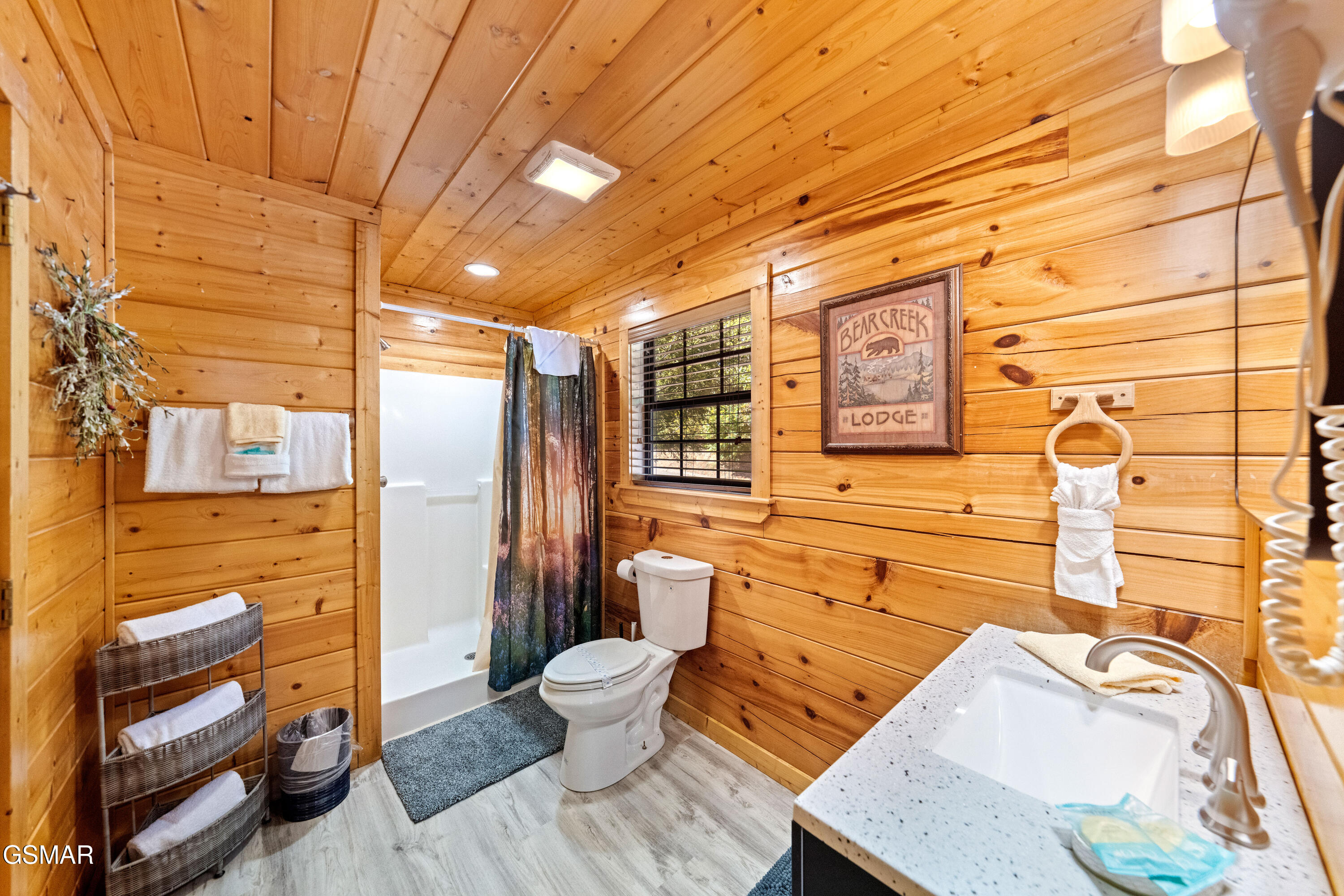 1642 Kissing Way Sevierville TN 37862