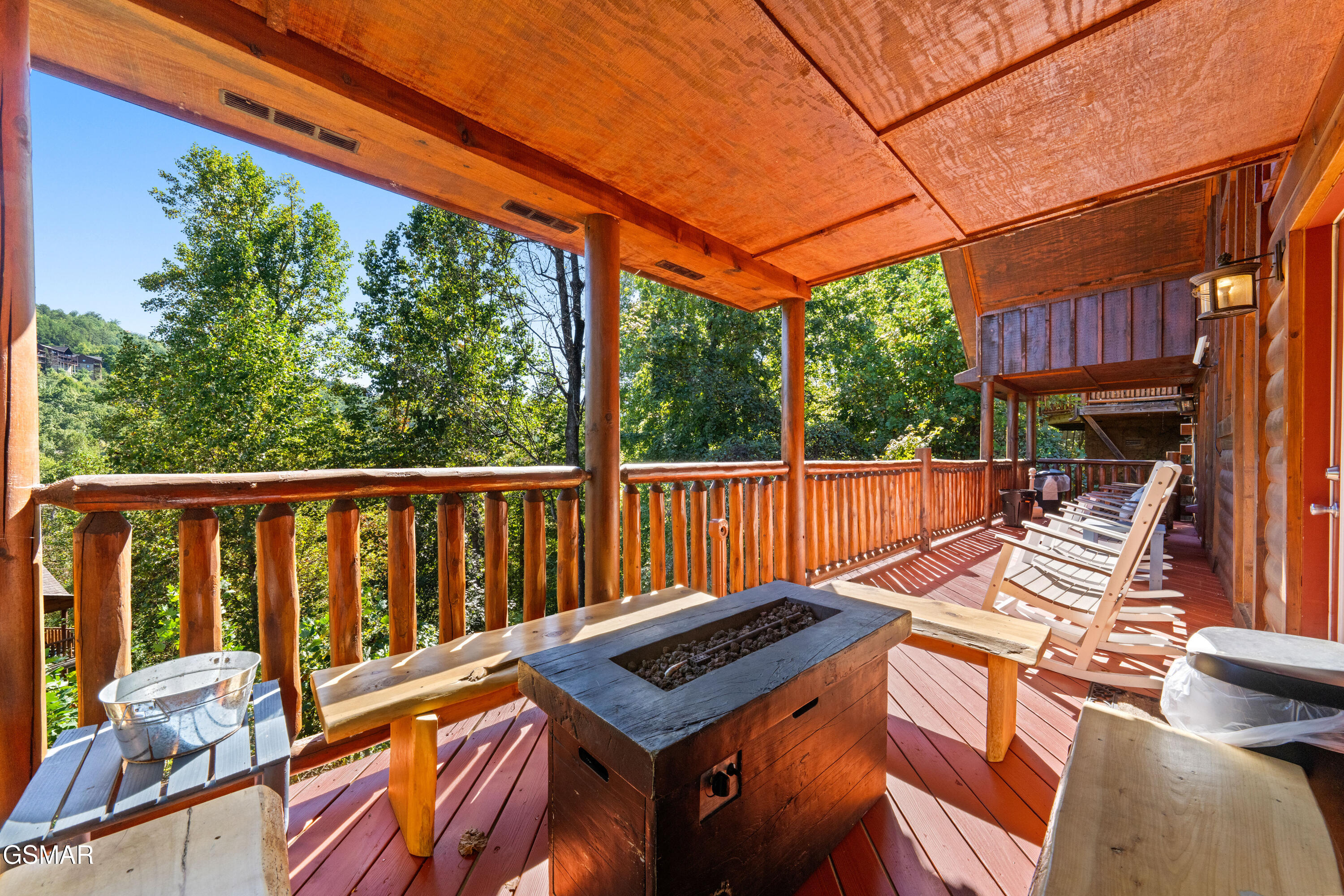 1642 Kissing Way Sevierville TN 37862