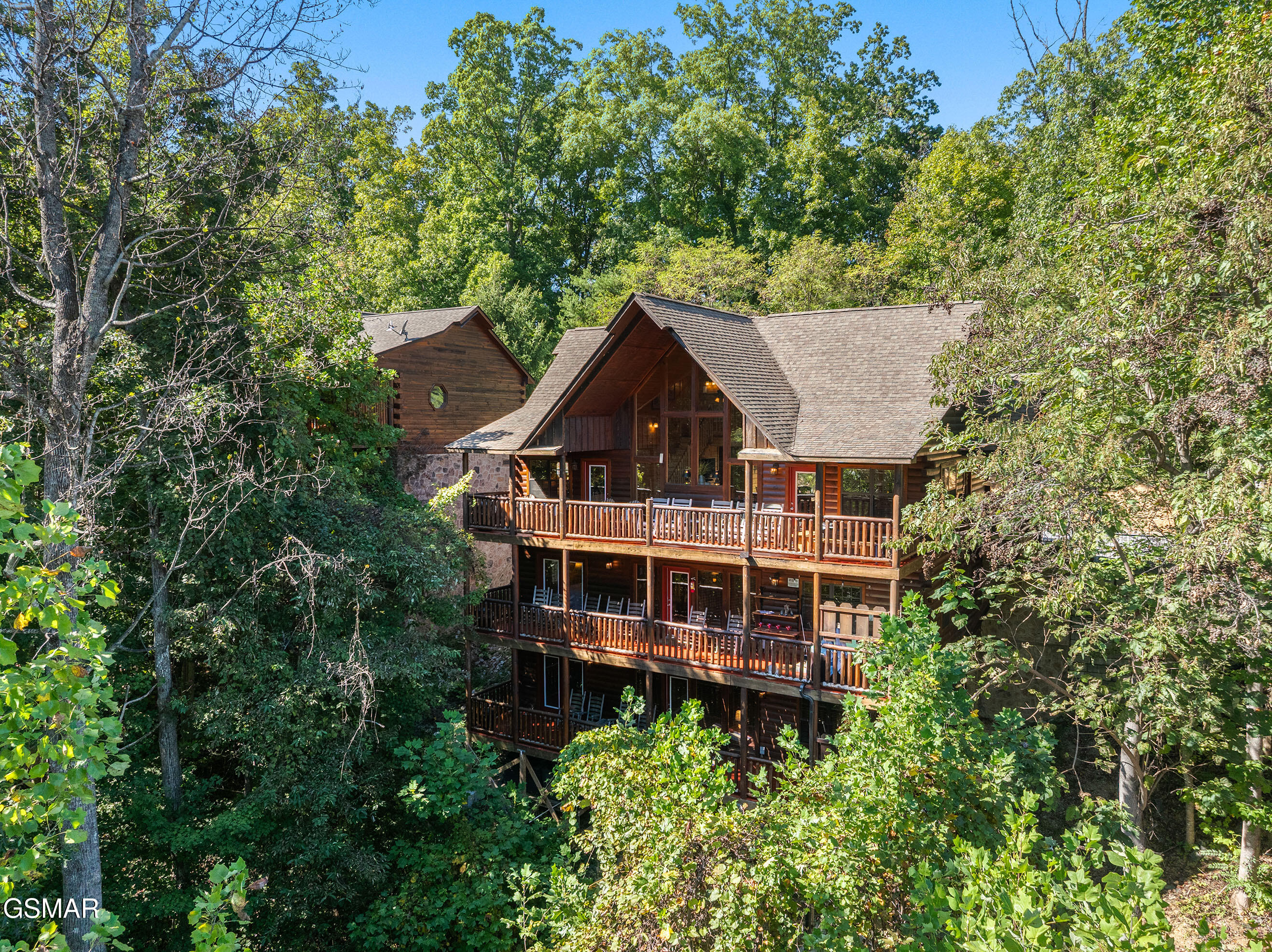 1642 Kissing Way Sevierville TN 37862