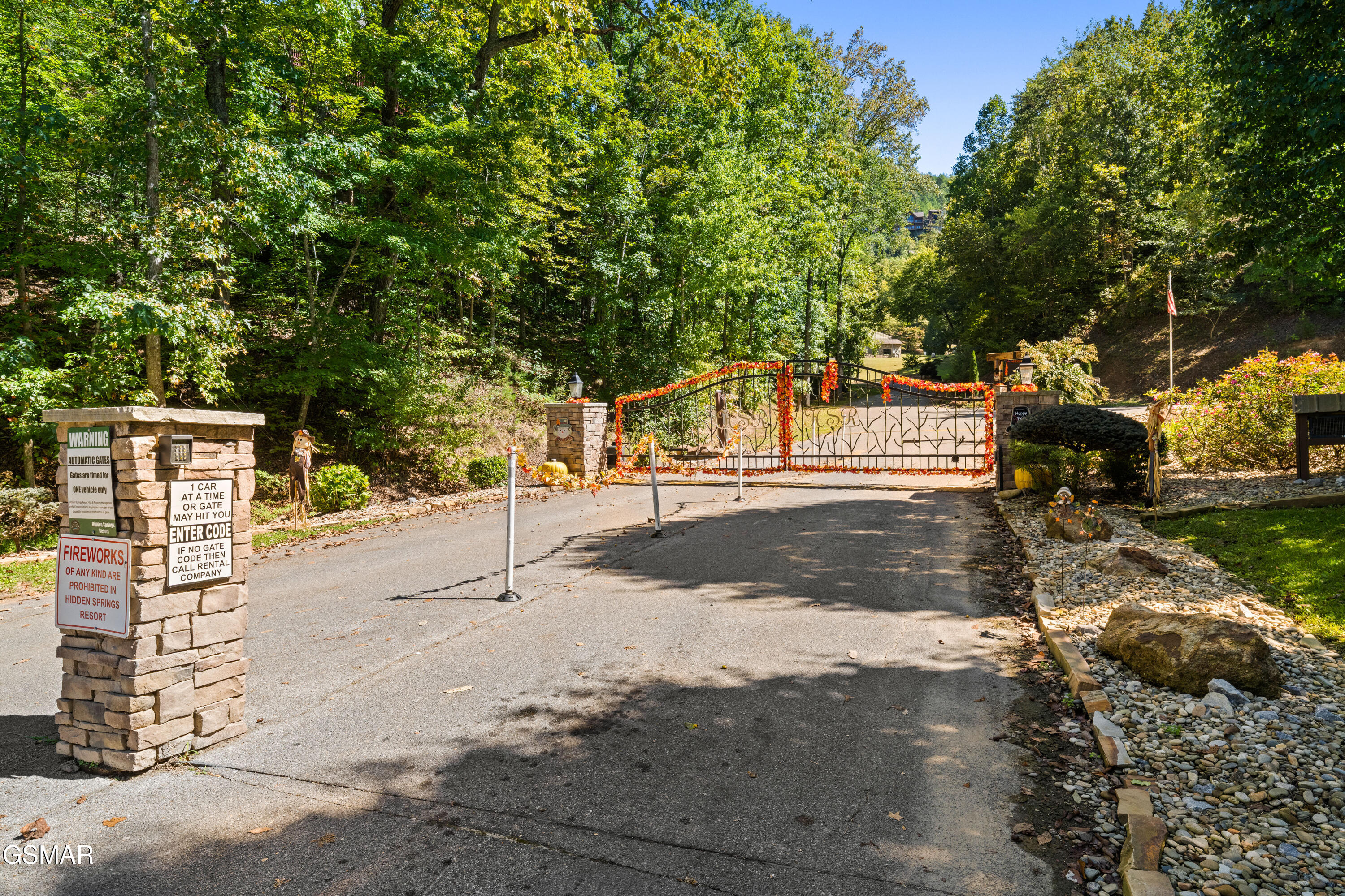 1642 Kissing Way Sevierville TN 37862