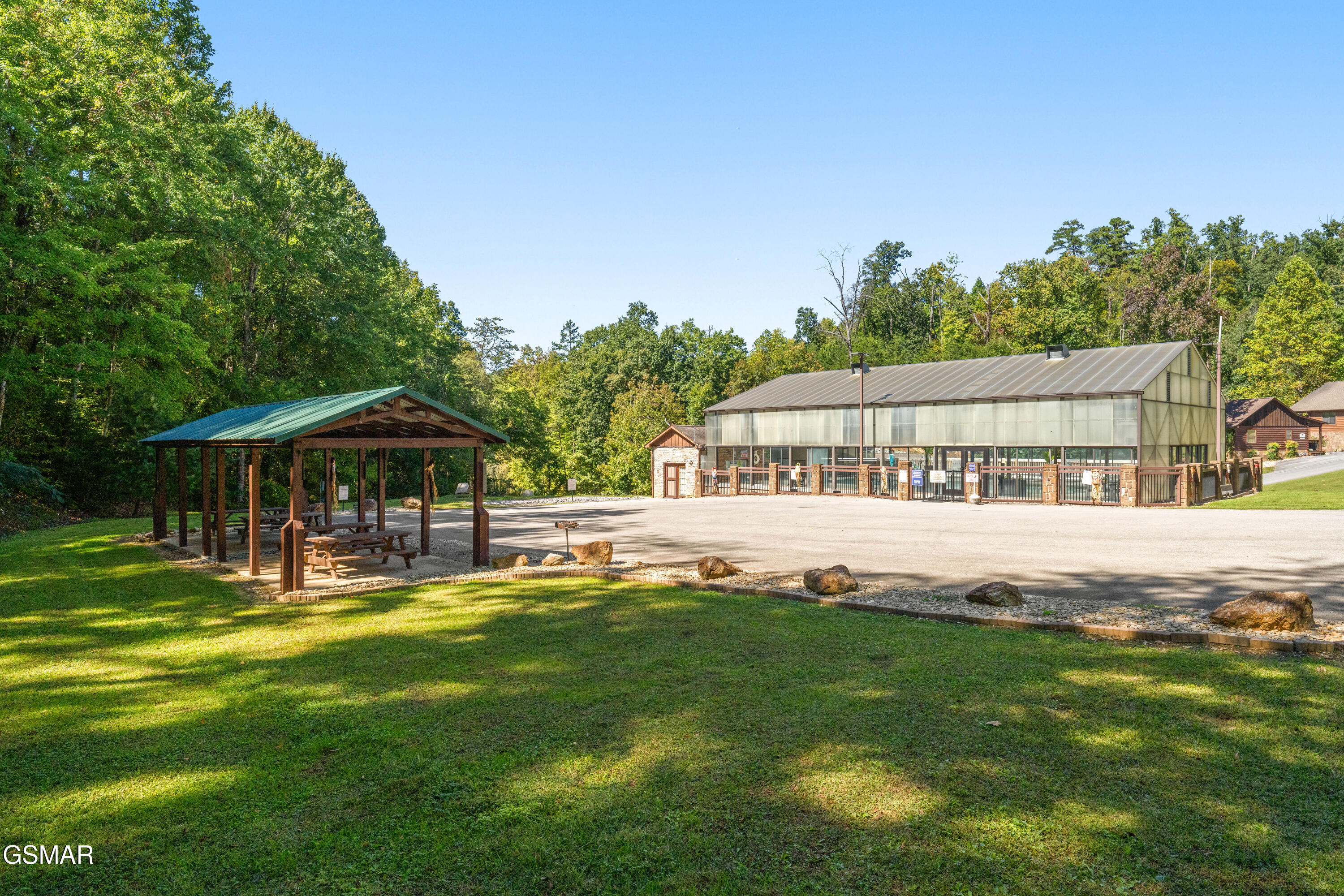 1642 Kissing Way Sevierville TN 37862