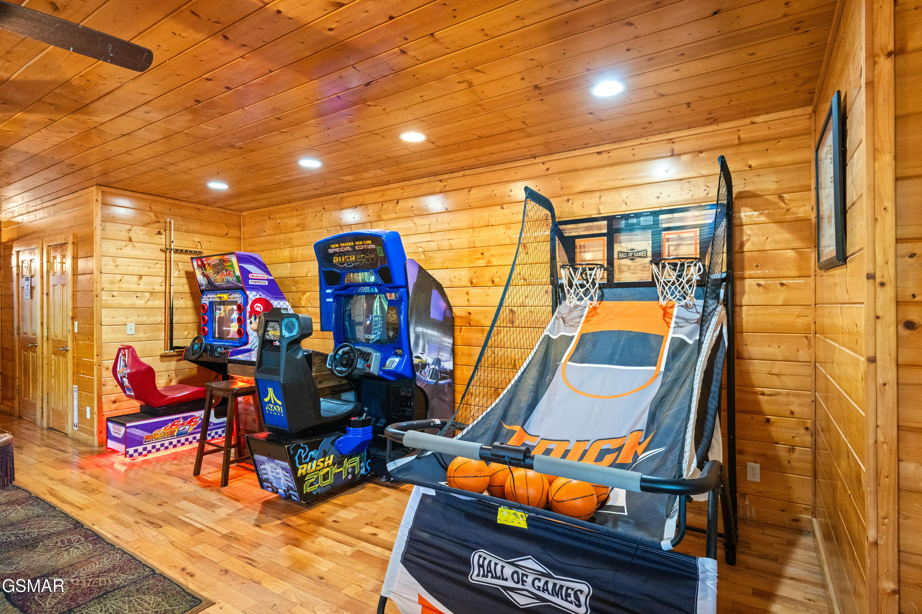1642 Kissing Way Sevierville TN 37862