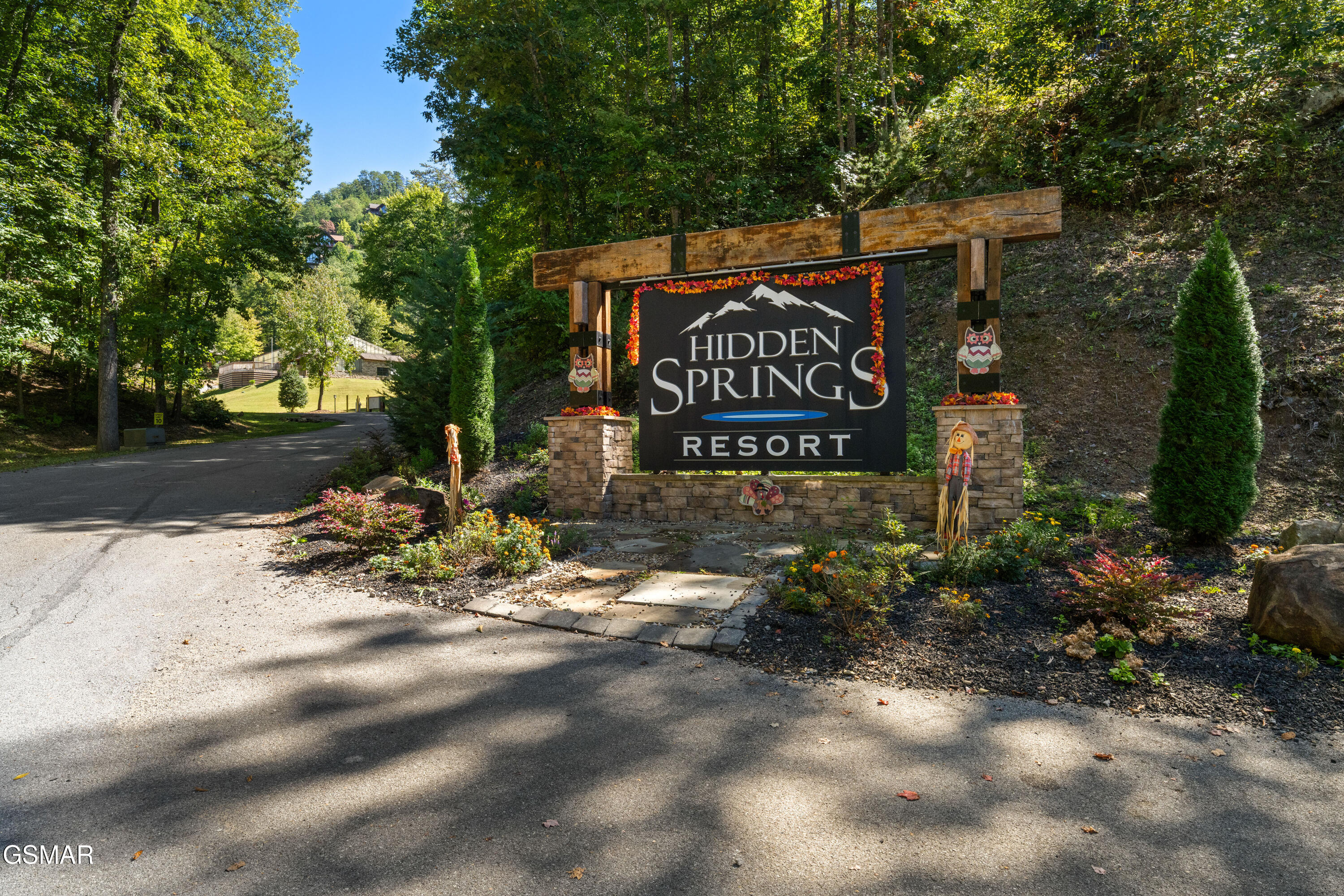 1642 Kissing Way Sevierville TN 37862