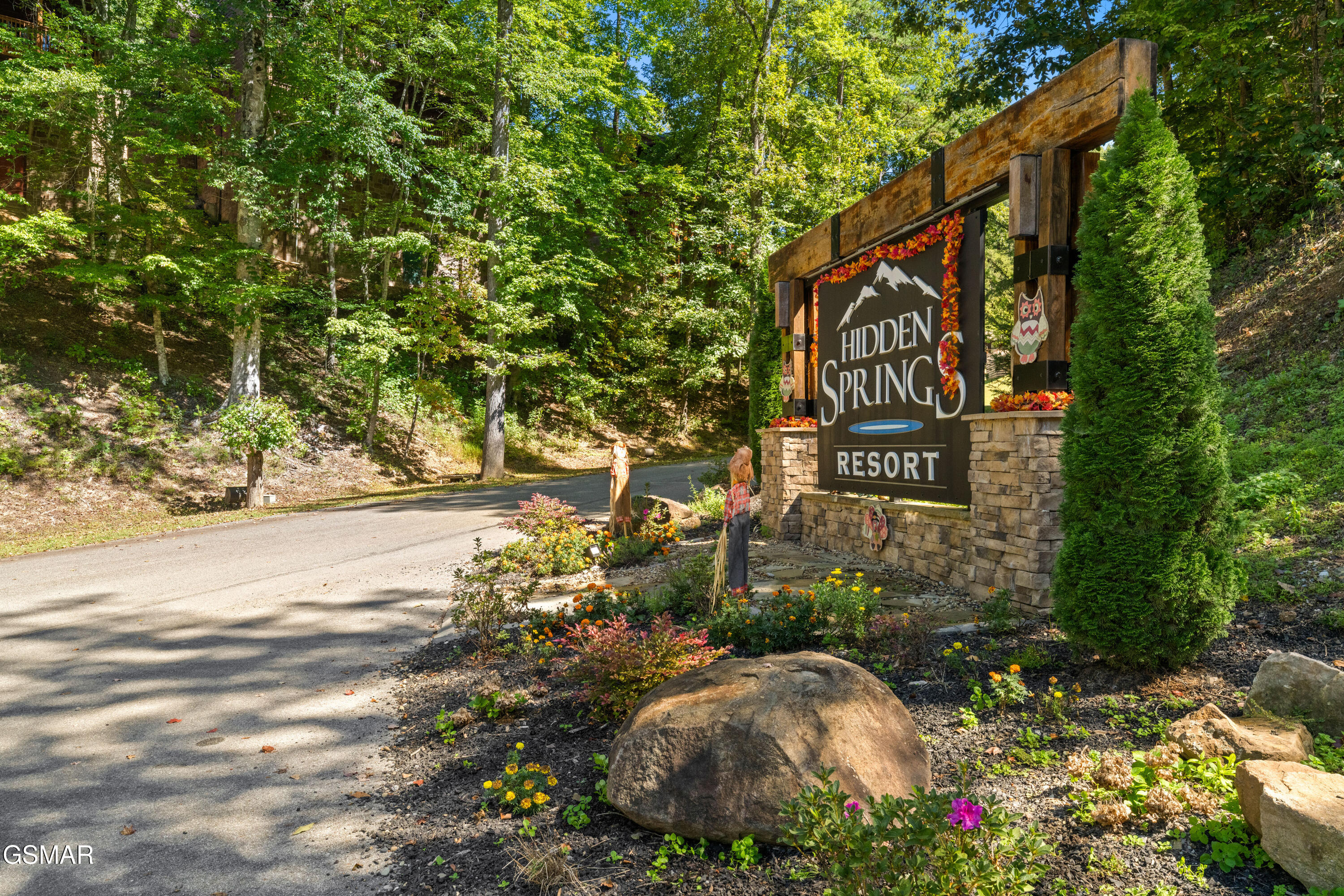 1642 Kissing Way Sevierville TN 37862