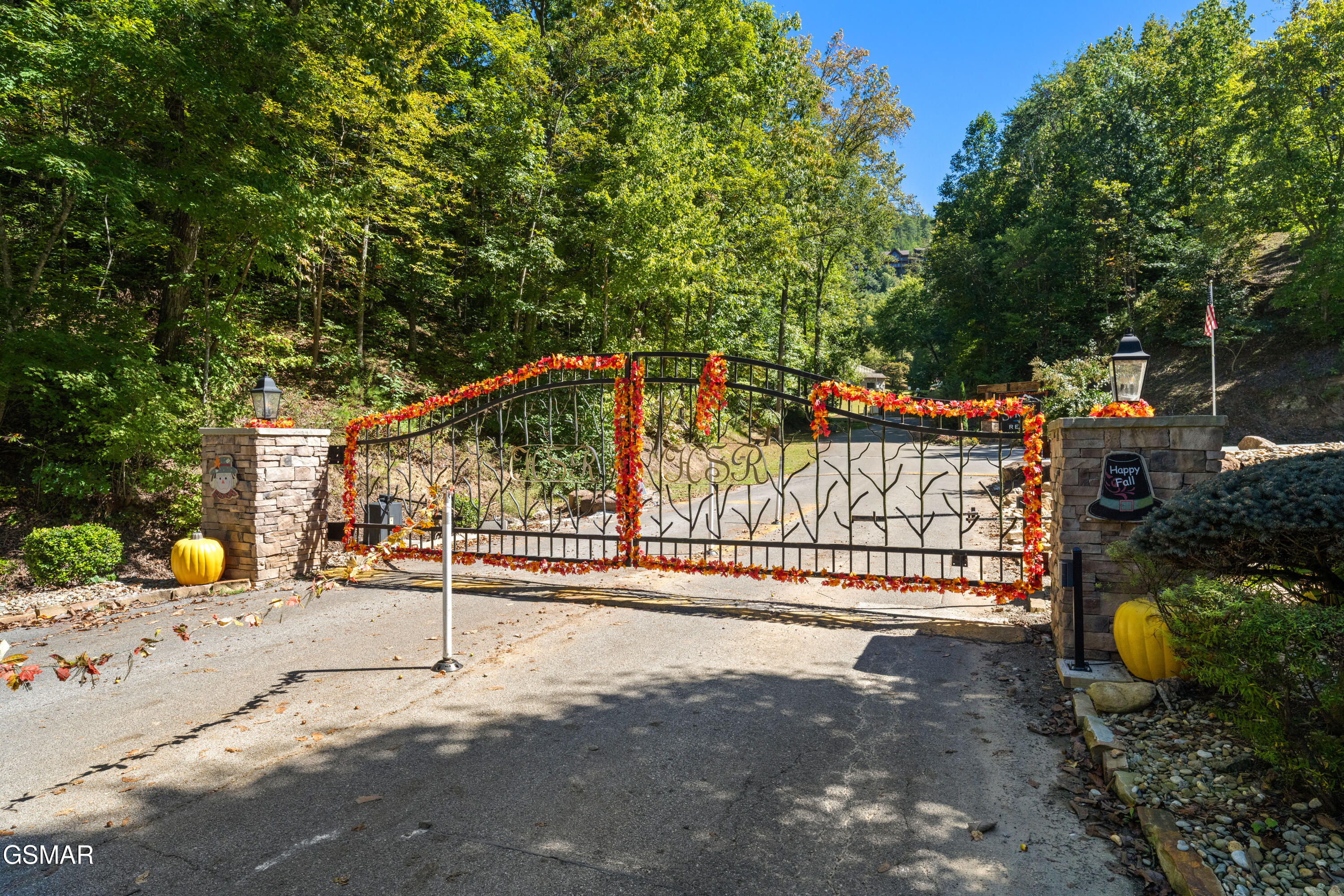 1642 Kissing Way Sevierville TN 37862