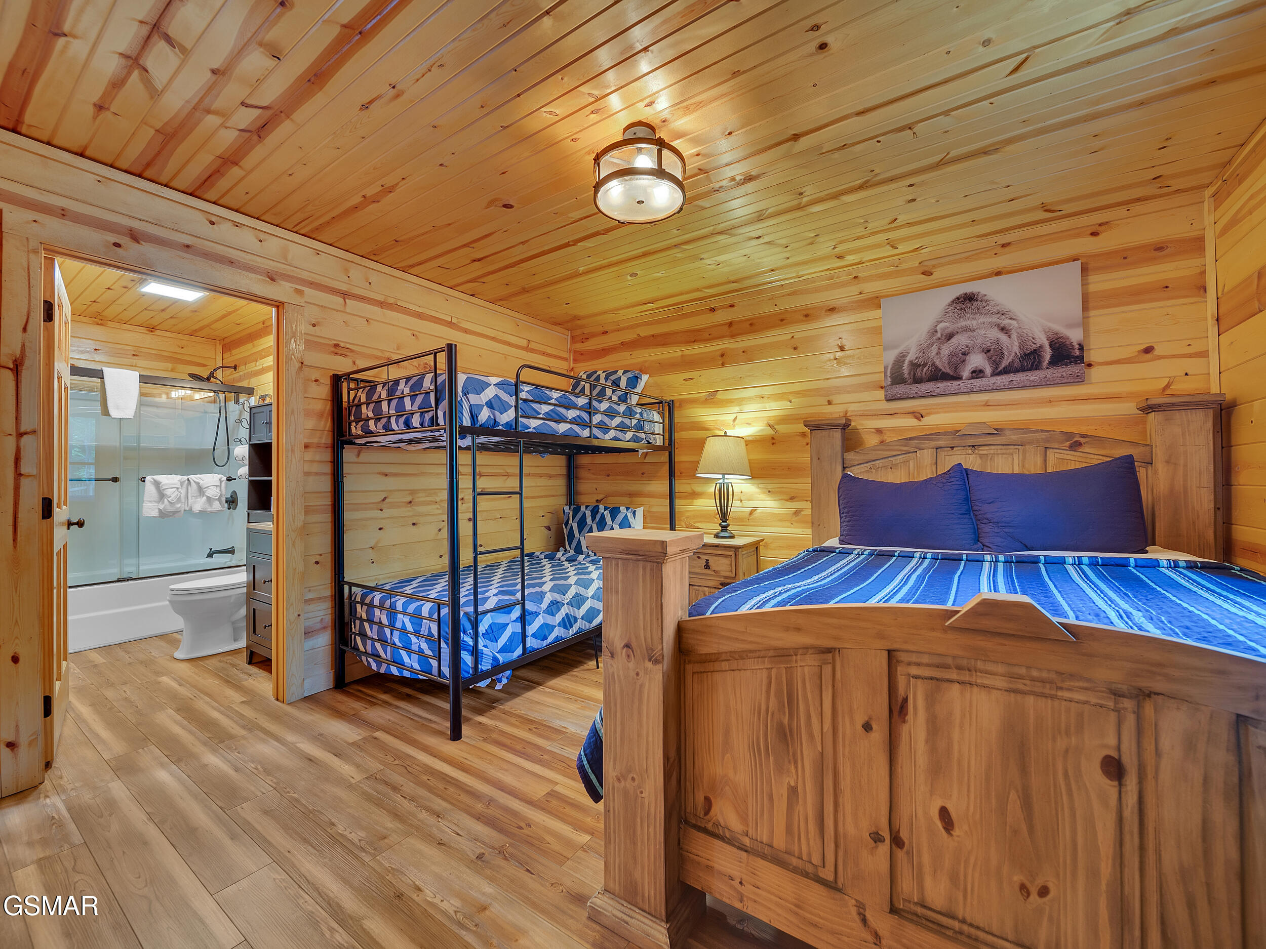 2404 Bobs Pass Sevierville TN 37876