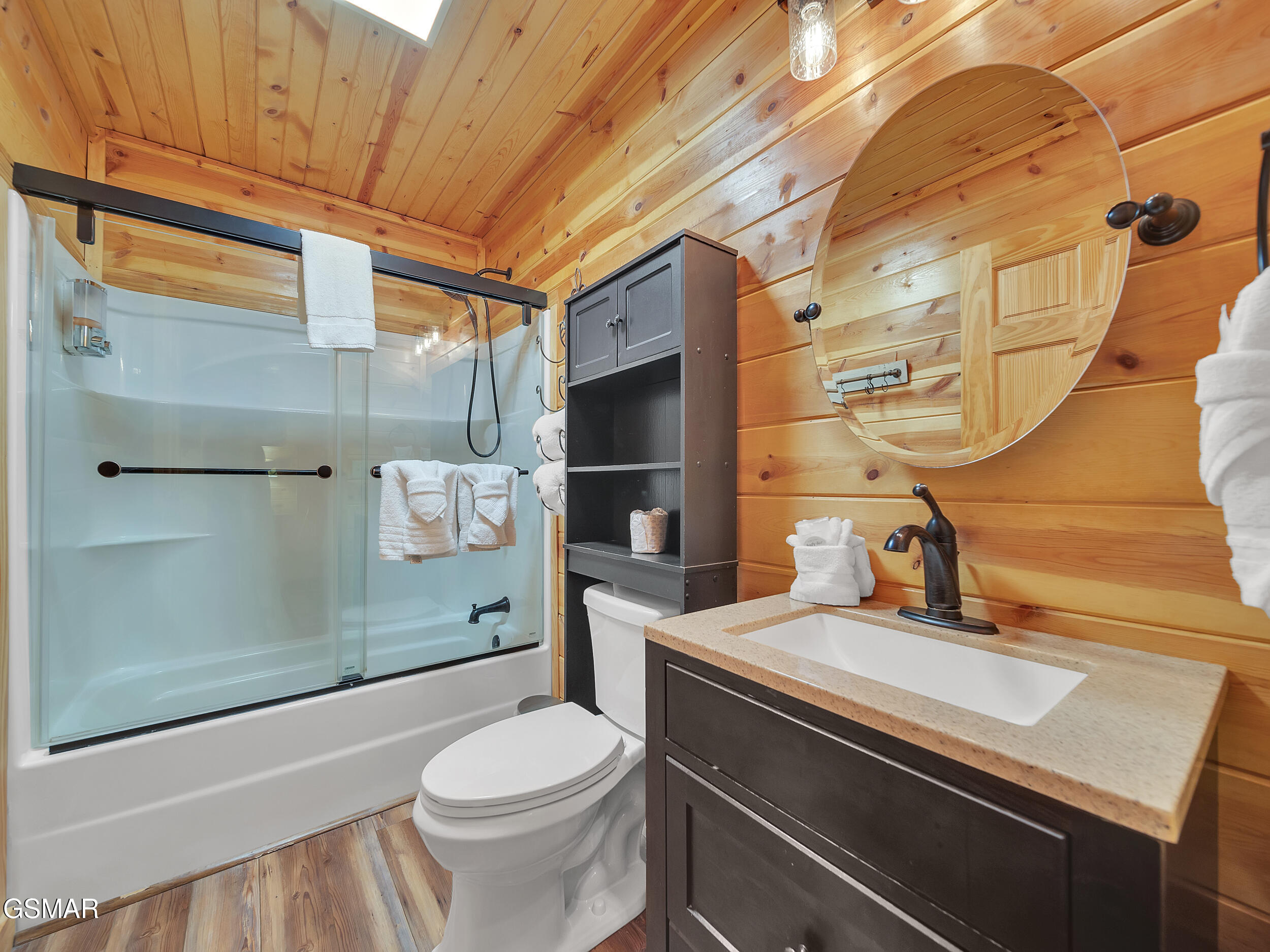 2404 Bobs Pass Sevierville TN 37876