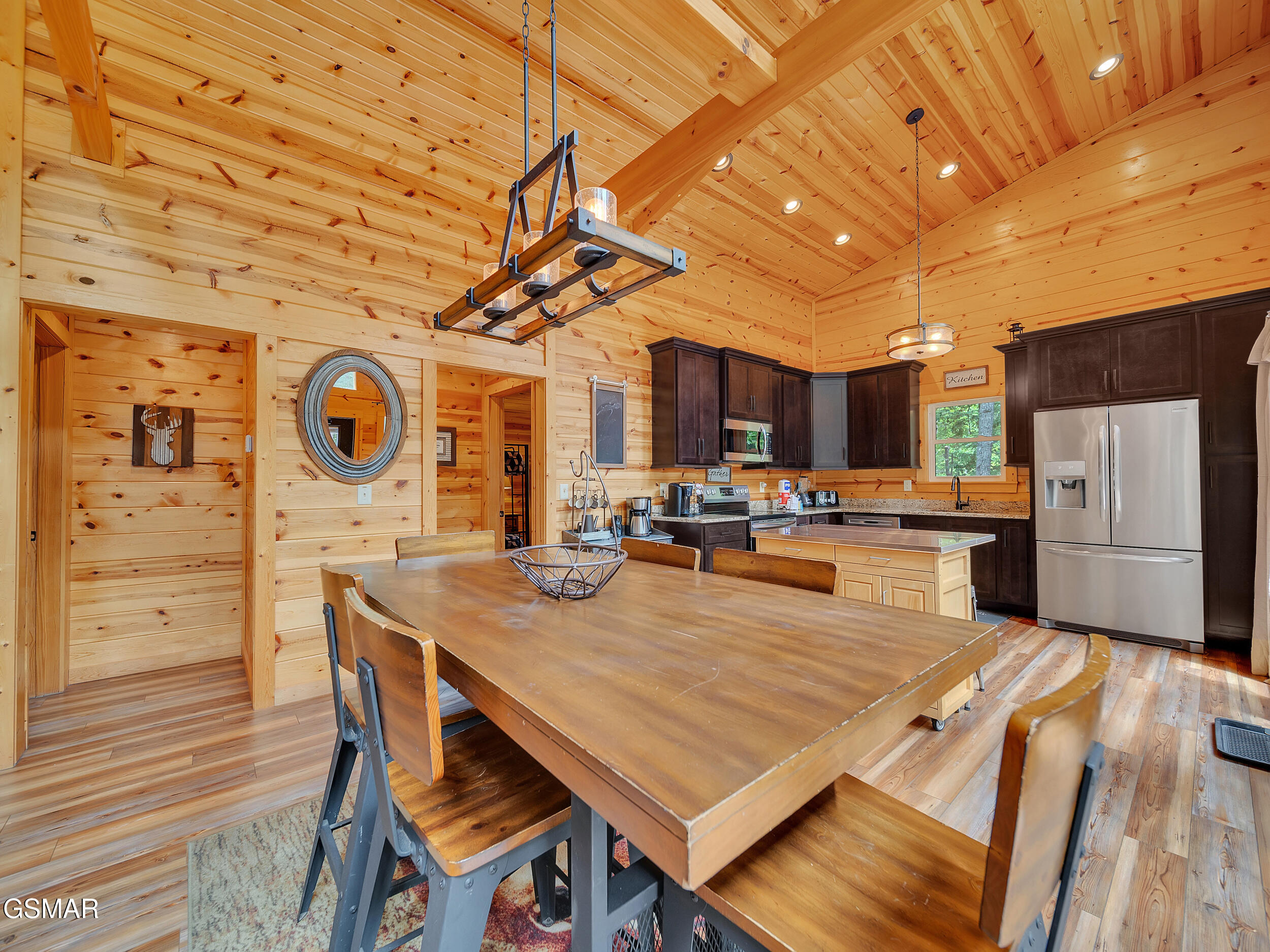 2404 Bobs Pass Sevierville TN 37876