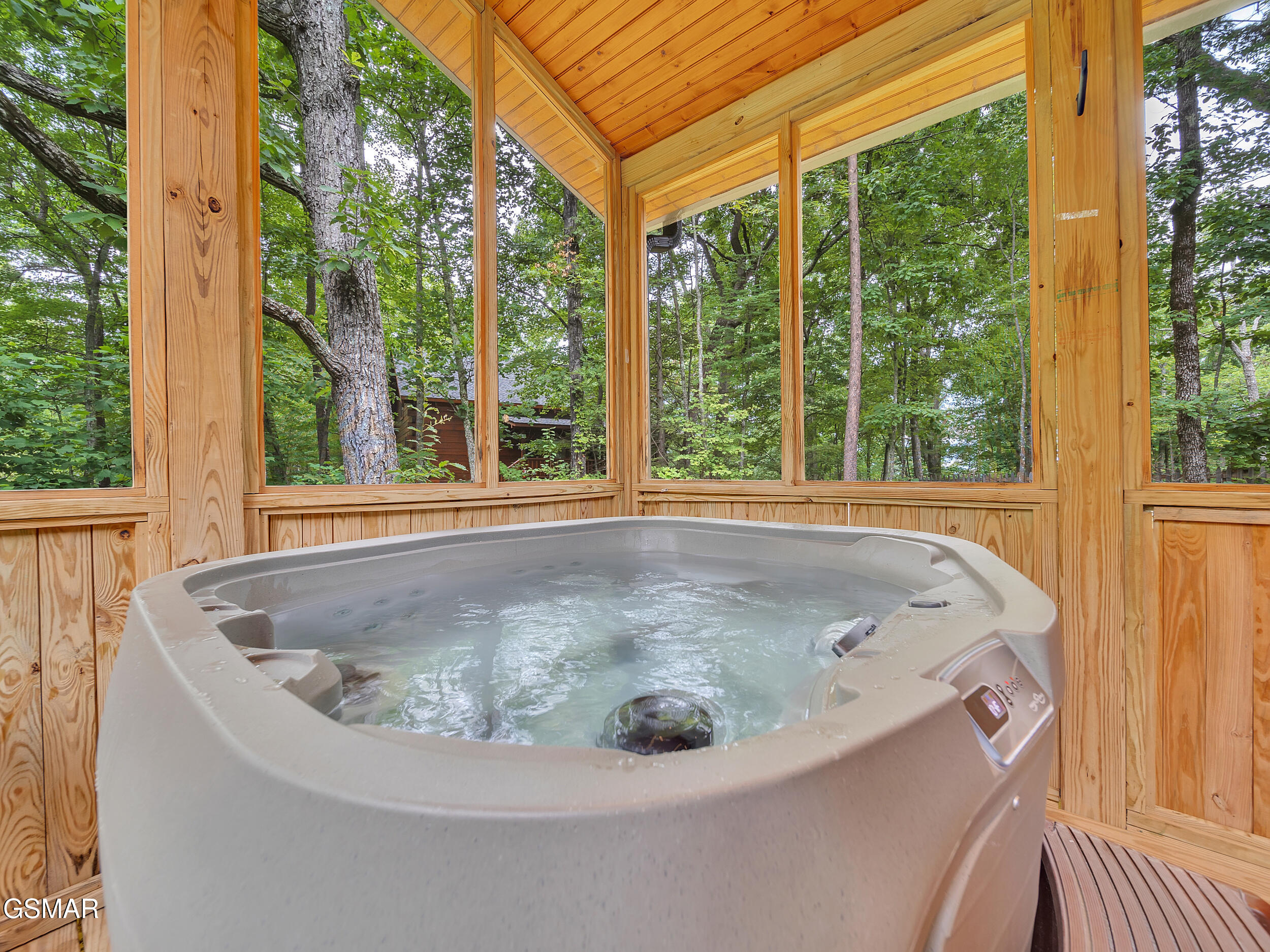 2404 Bobs Pass Sevierville TN 37876