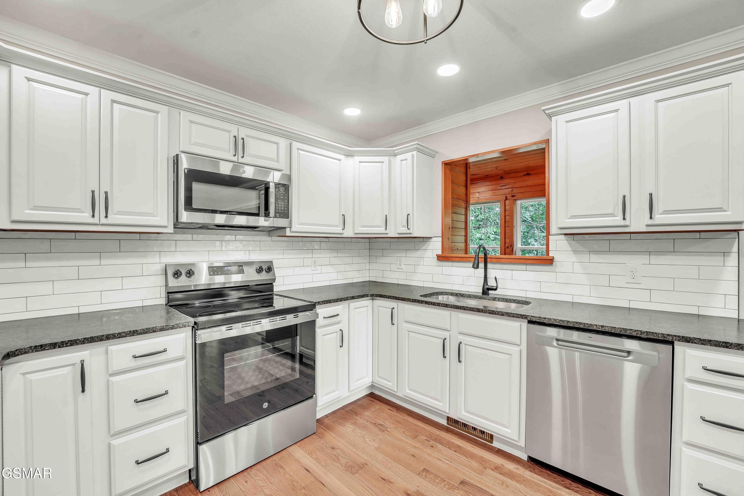 334 Amolee Lane Sevierville TN 37876