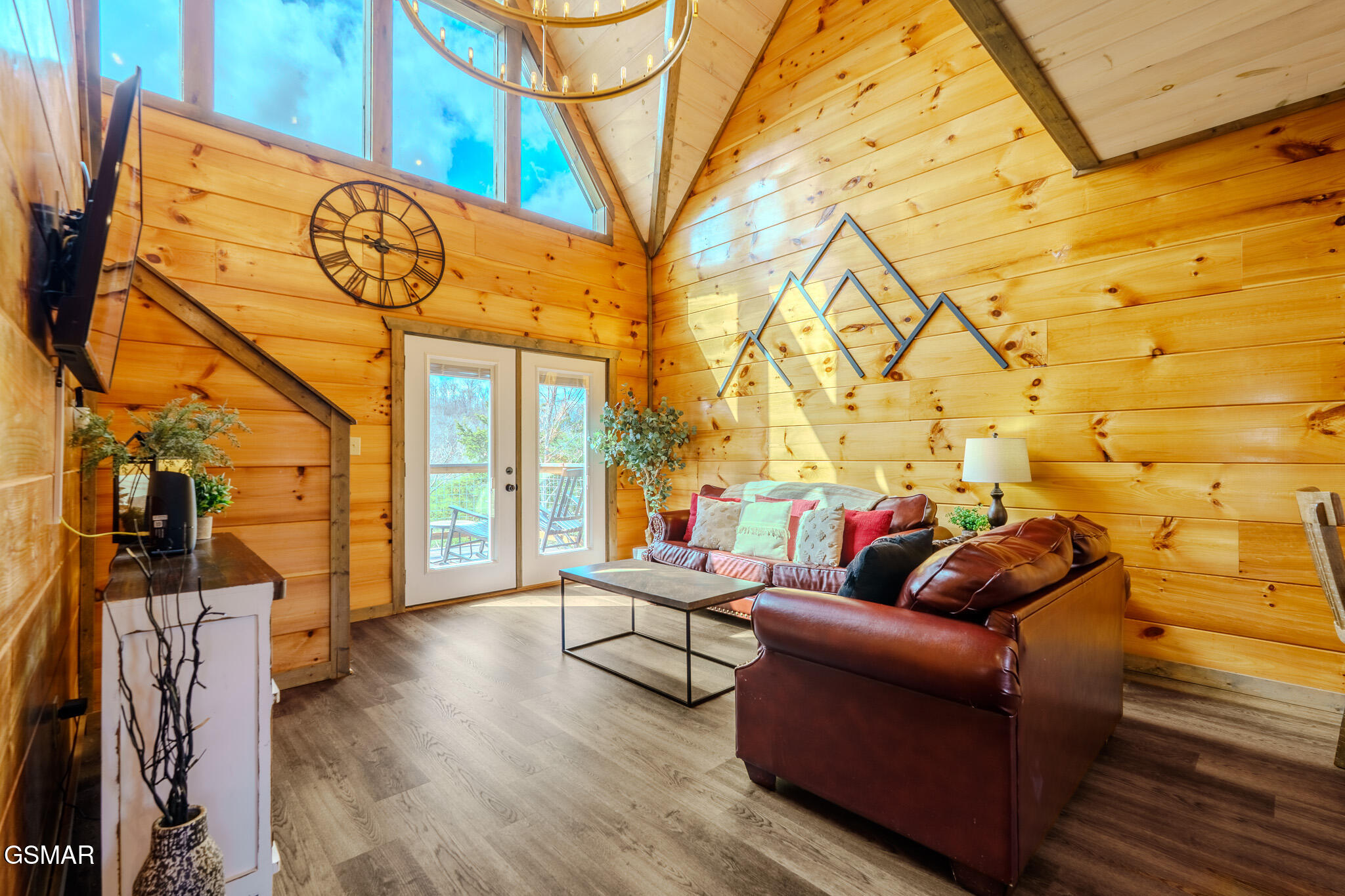 2053 Eagle Feather Drive Sevierville TN 37876