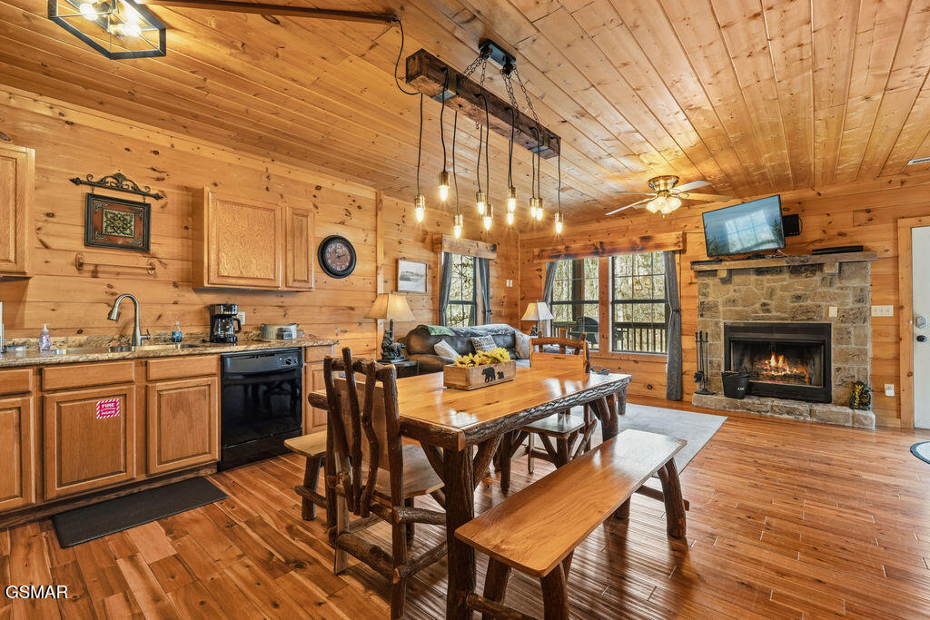 1418 School House Gap Road Sevierville TN 37876