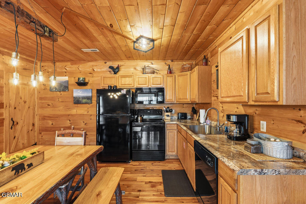 1418 School House Gap Road Sevierville TN 37876