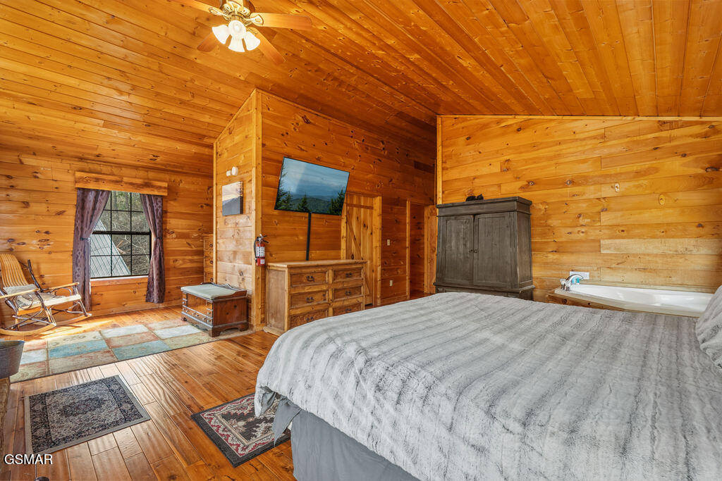 1418 School House Gap Road Sevierville TN 37876