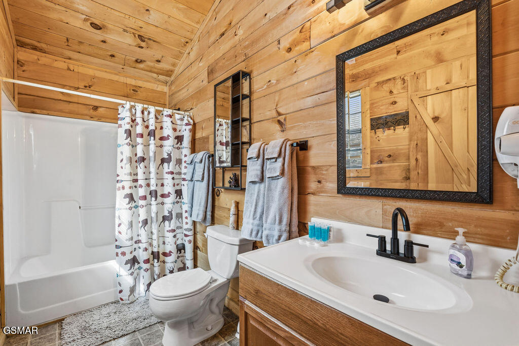 1418 School House Gap Road Sevierville TN 37876