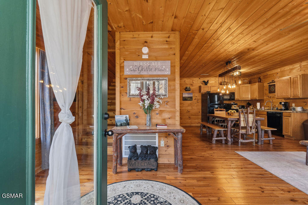 1418 School House Gap Road Sevierville TN 37876