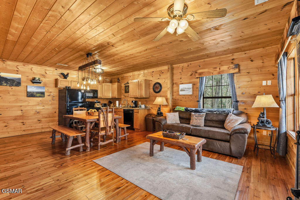1418 School House Gap Road Sevierville TN 37876