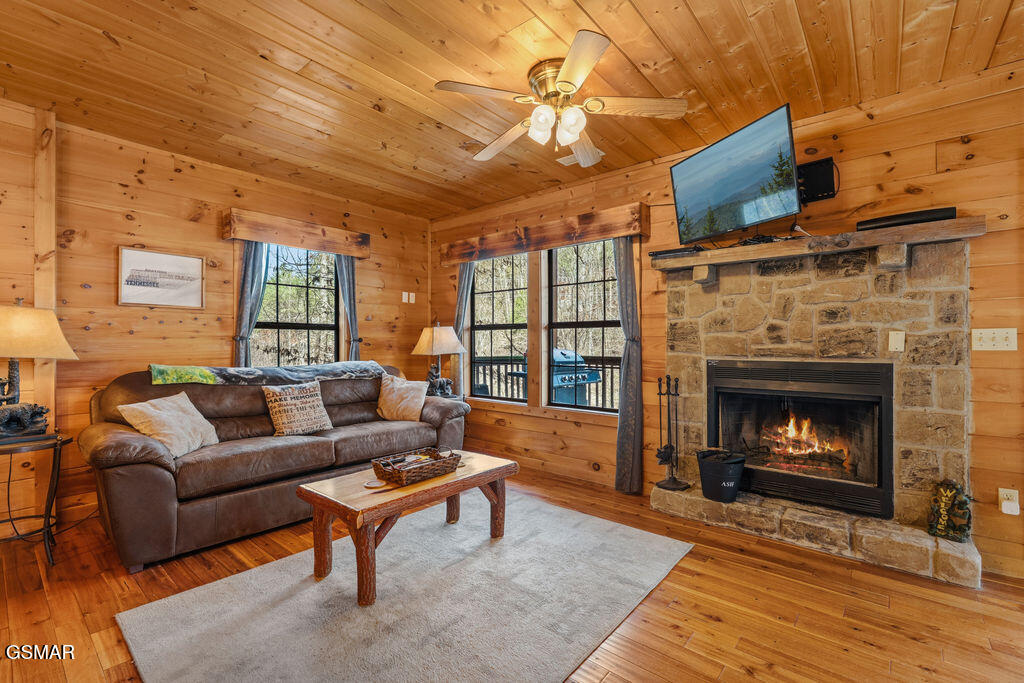 1418 School House Gap Road Sevierville TN 37876